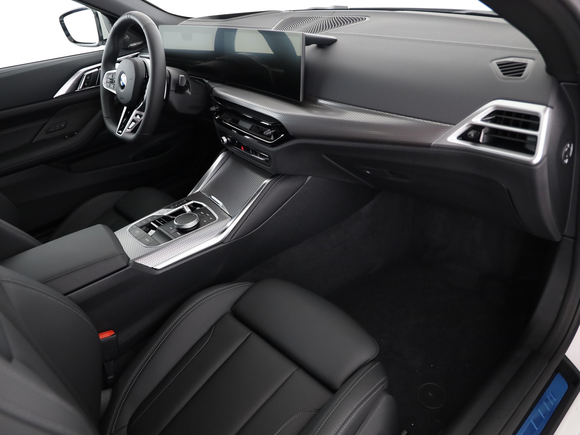 BMW 430i xDrive Cabrio-image-9