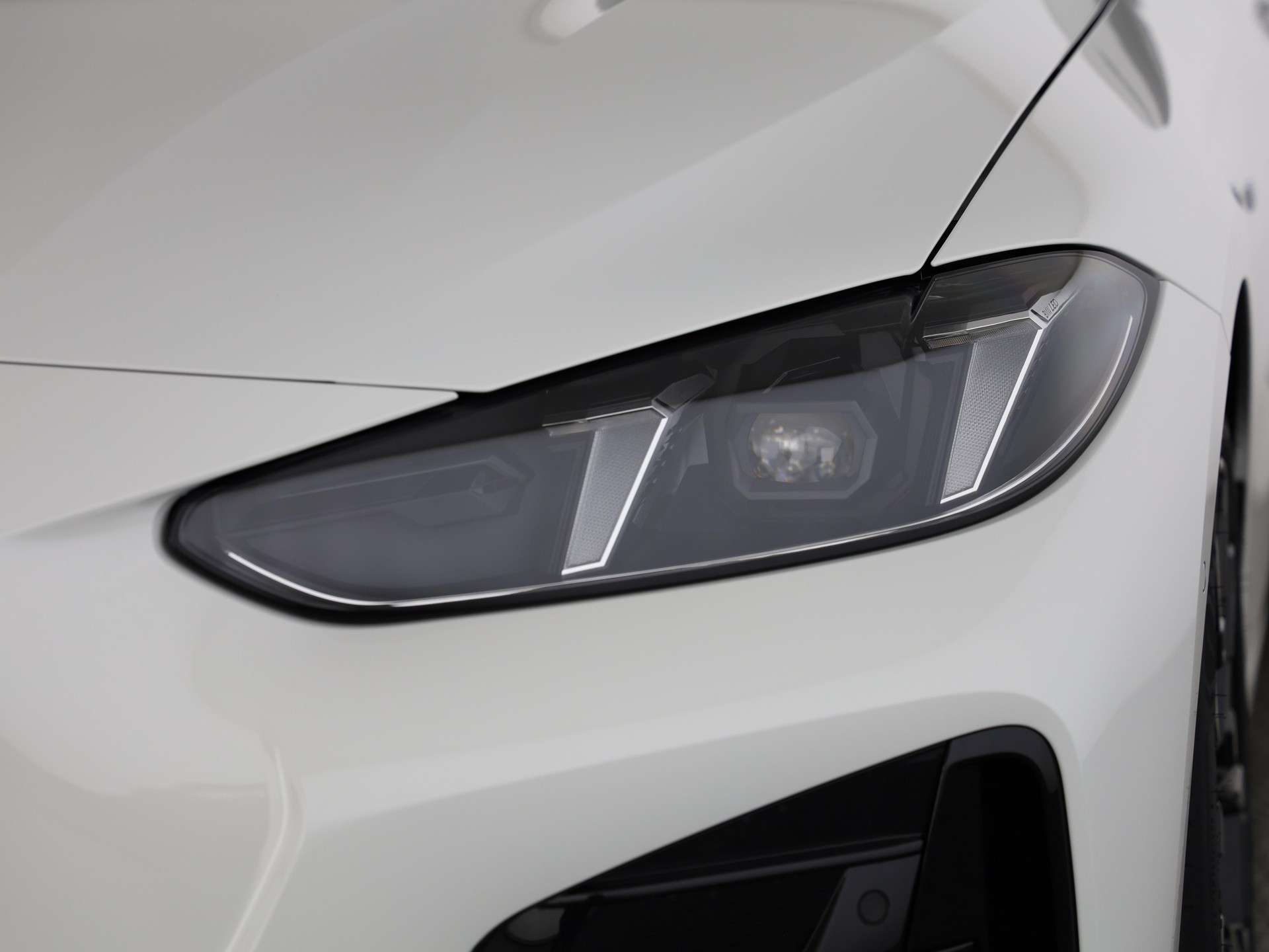BMW 430i xDrive Cabrio-image-5