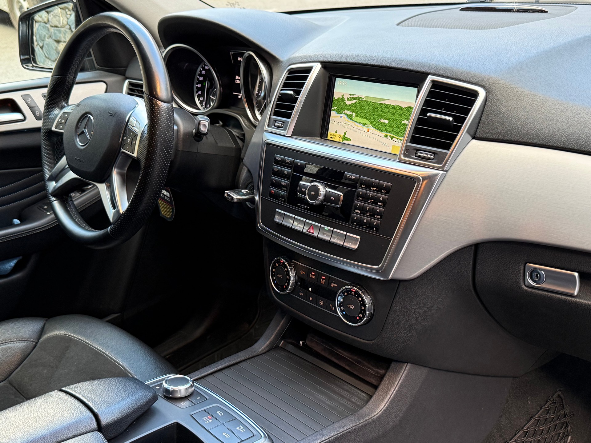 MERCEDES-BENZ ML 350 BlueTEC 4Matic 7G-Tronic-image-11