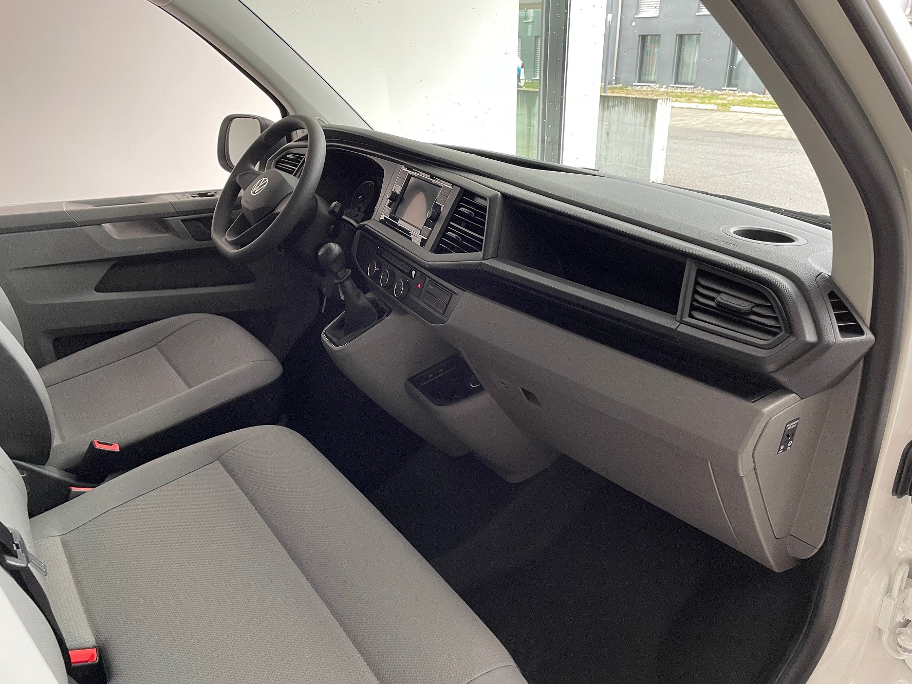 VW T6.1 2.0 TDI-image-7