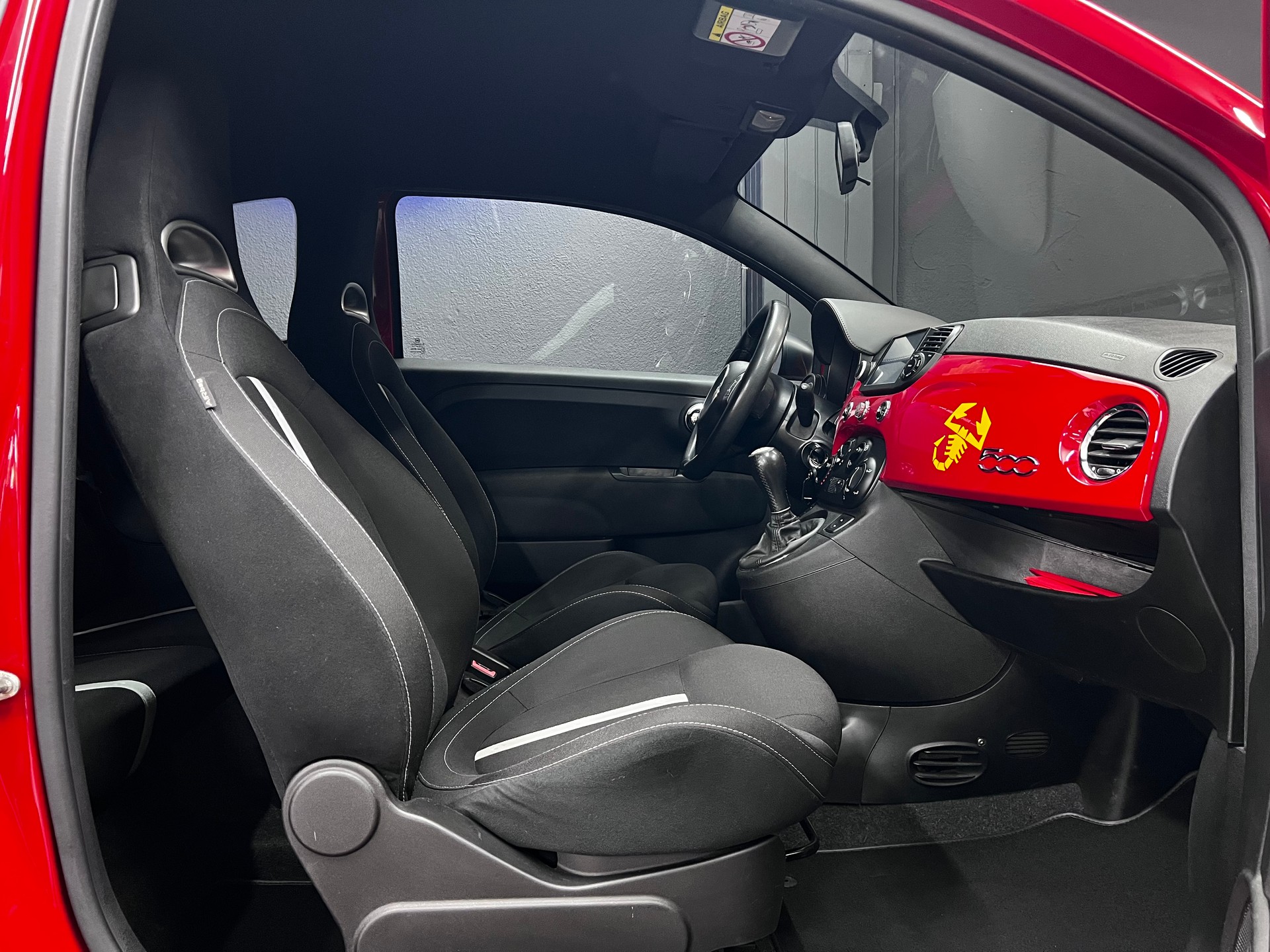 FIAT 500 1.4 16V Turbo Abarth-image-12