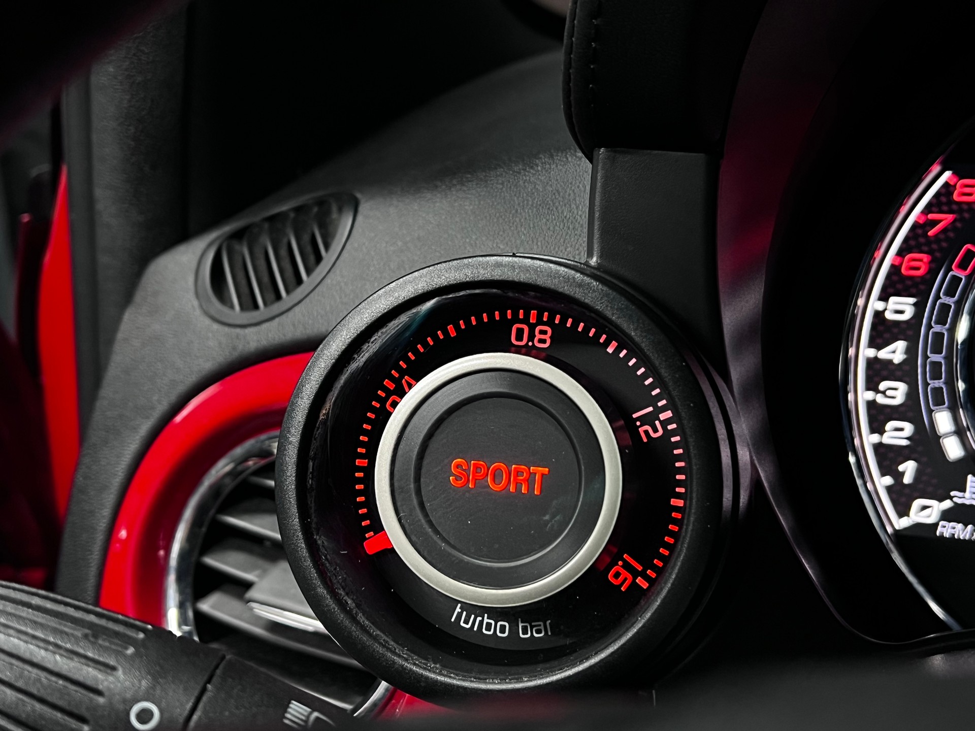 FIAT 500 1.4 16V Turbo Abarth-image-11