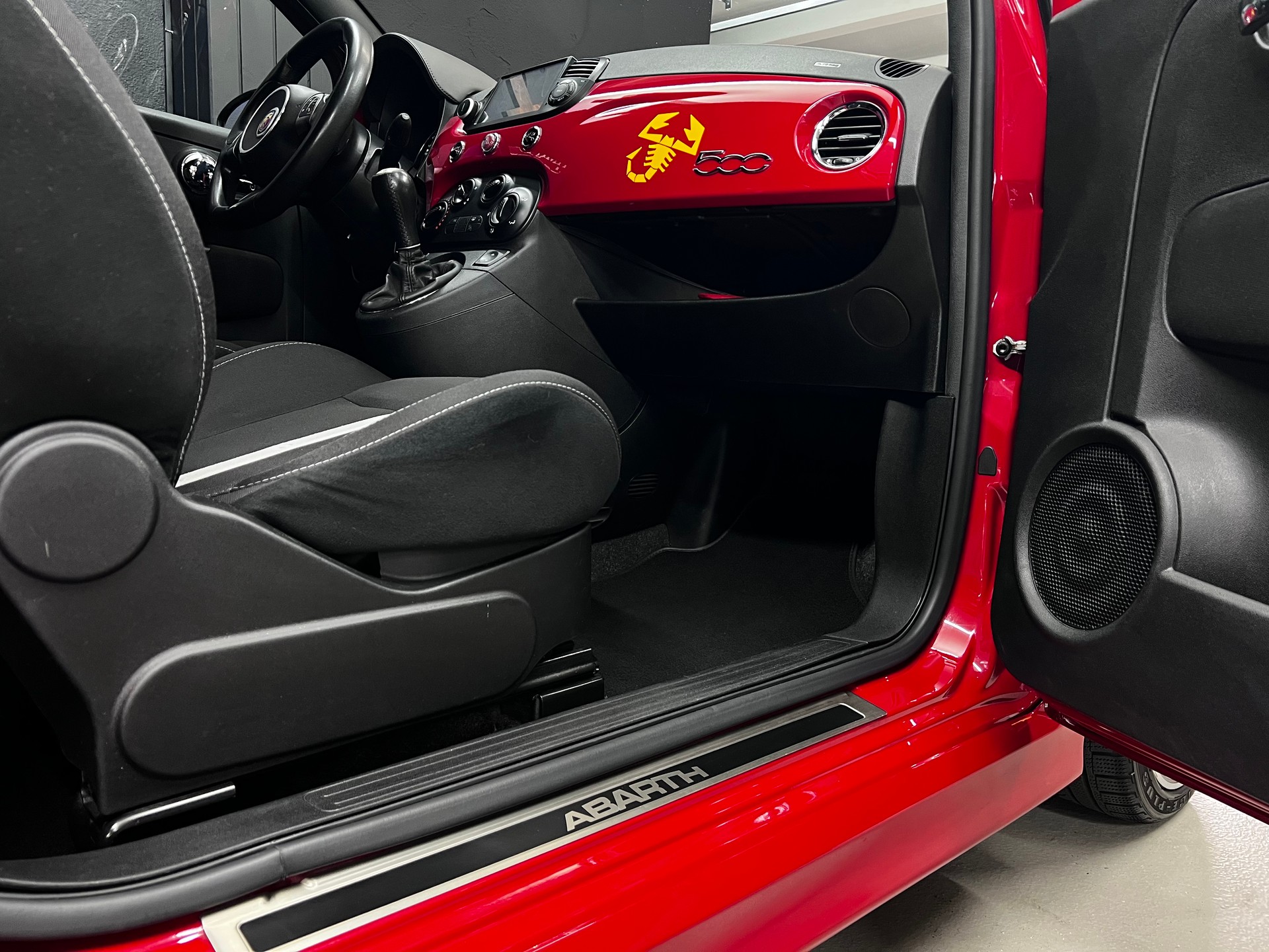 FIAT 500 1.4 16V Turbo Abarth-image-13