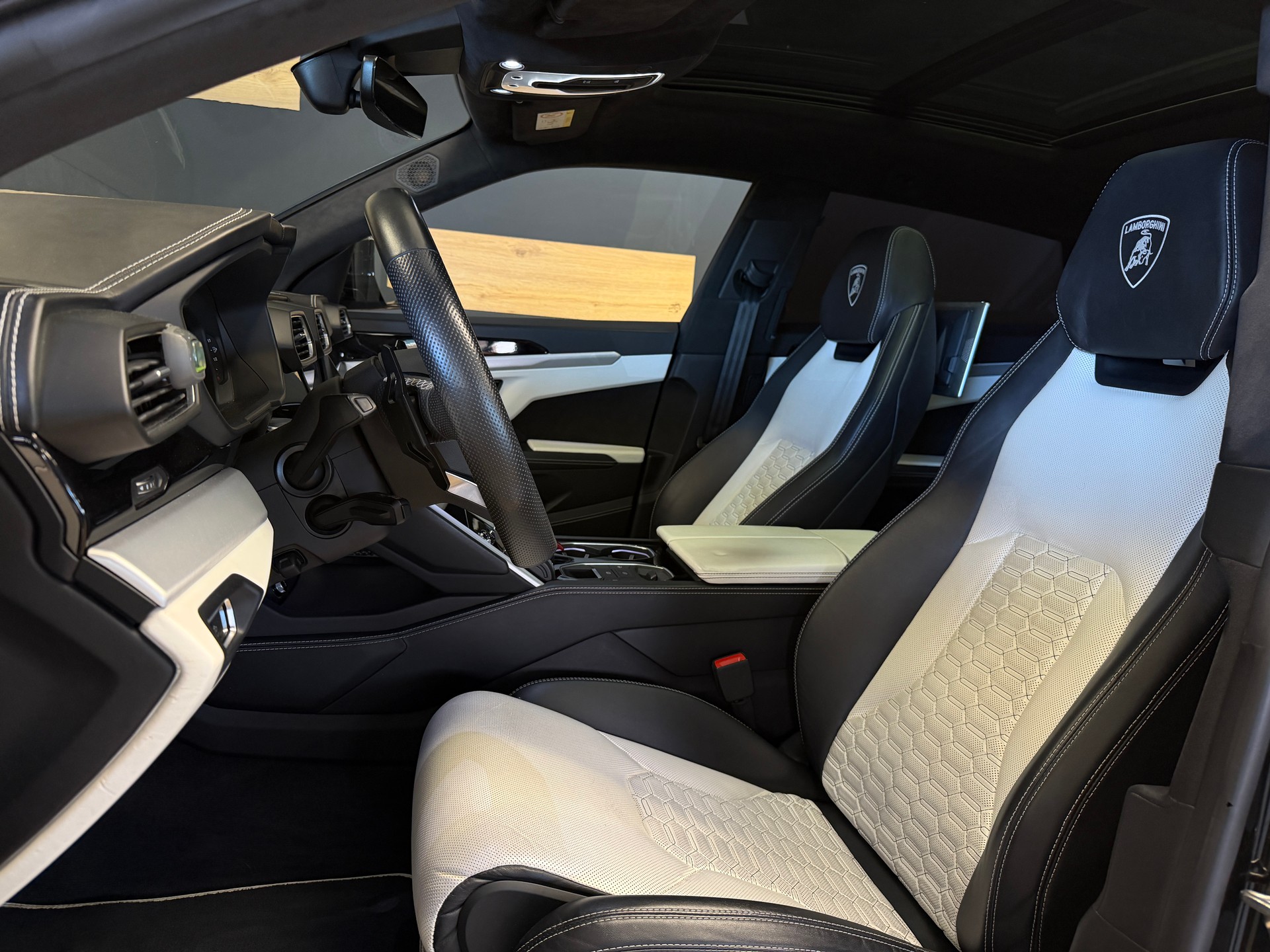 LAMBORGHINI Urus E-Gear-image-12