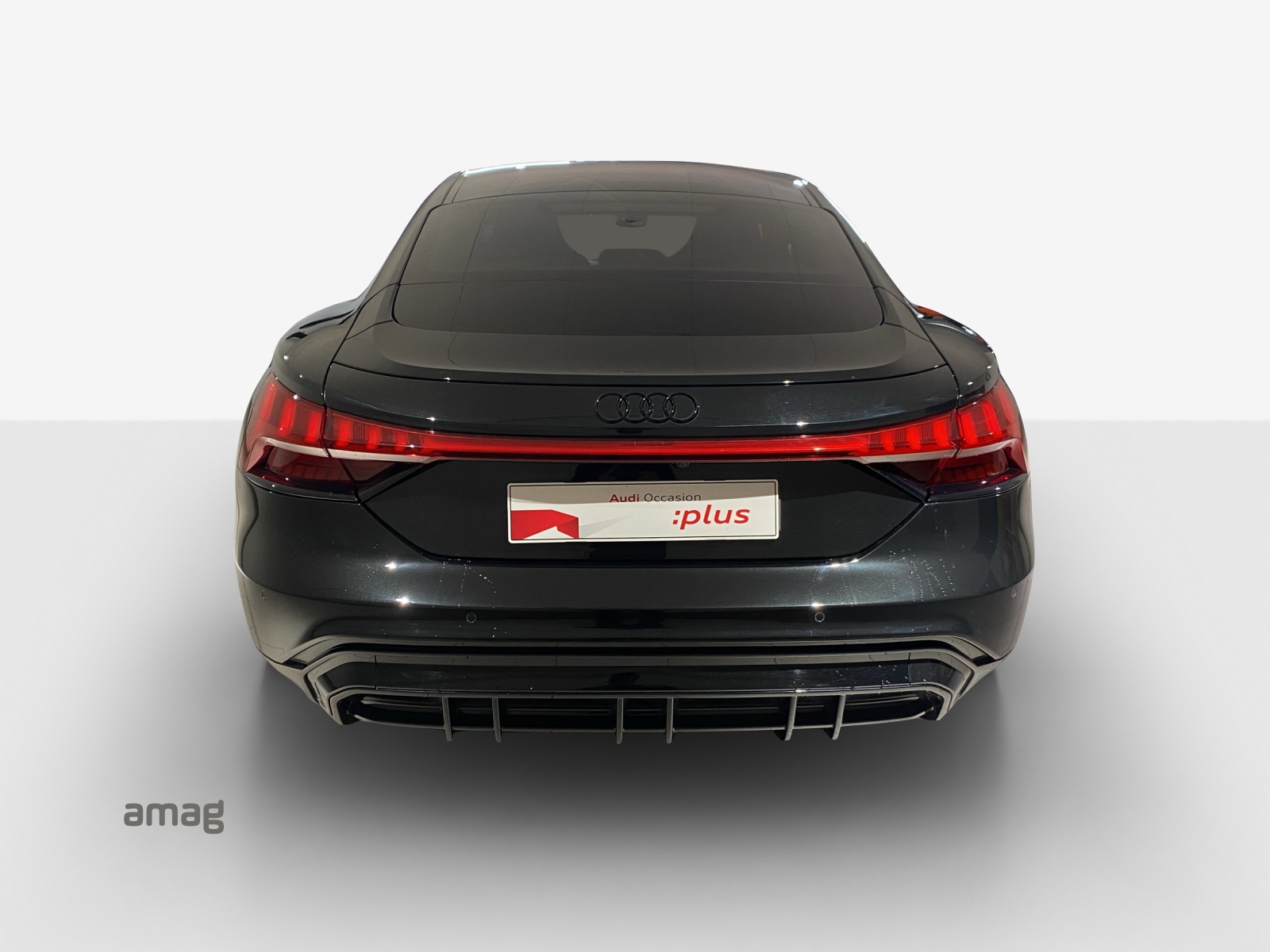 AUDI e-tron GT quattro-image-4