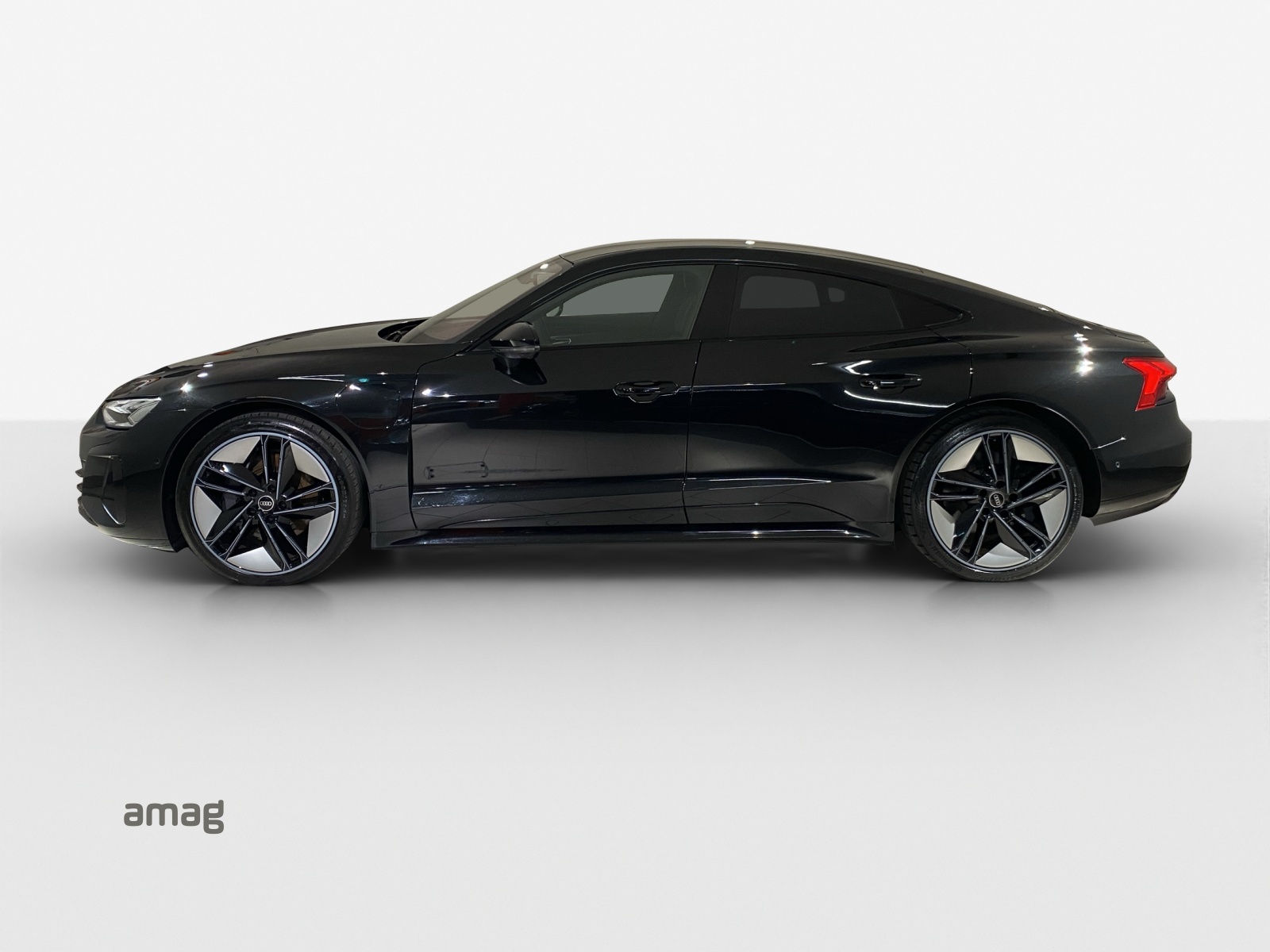 AUDI e-tron GT quattro-image-1