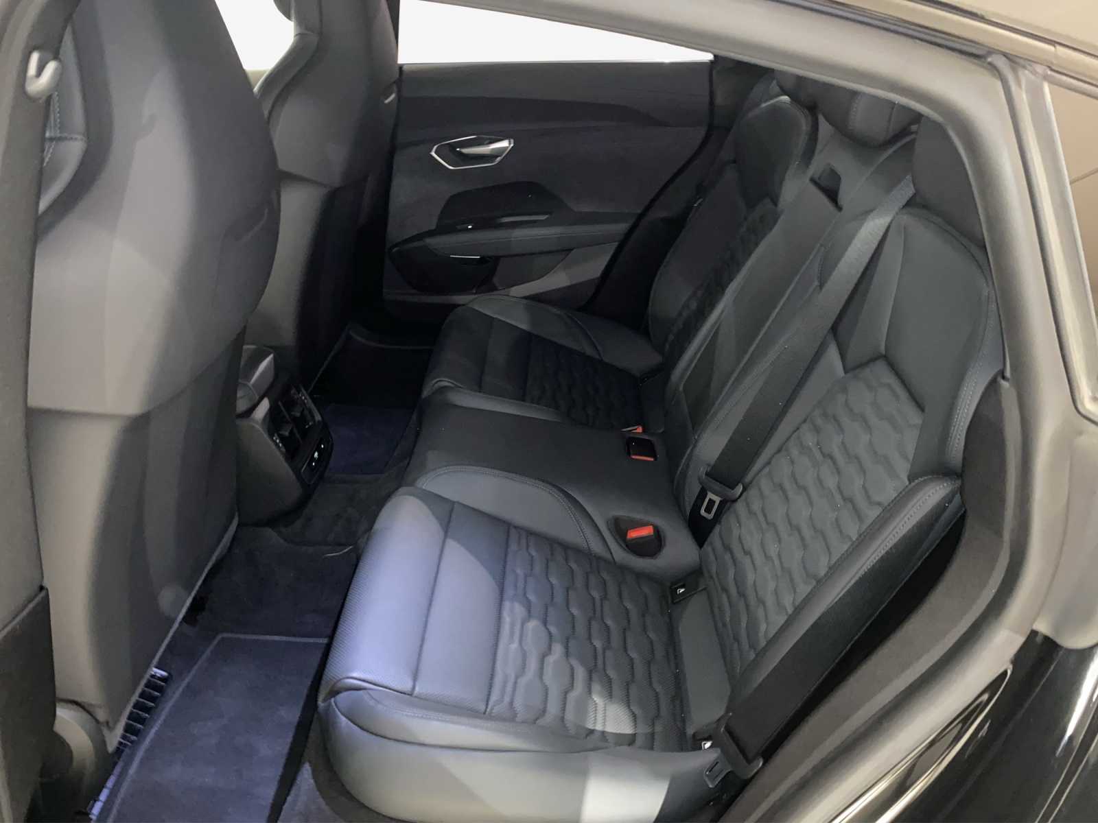 AUDI e-tron GT quattro-image-12