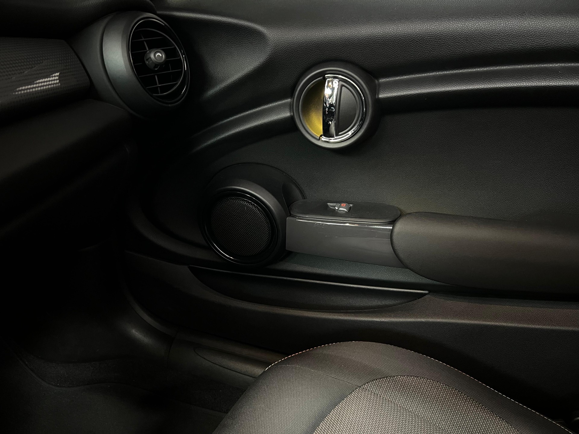 MINI Cooper Brighton Cabriolet-image-15