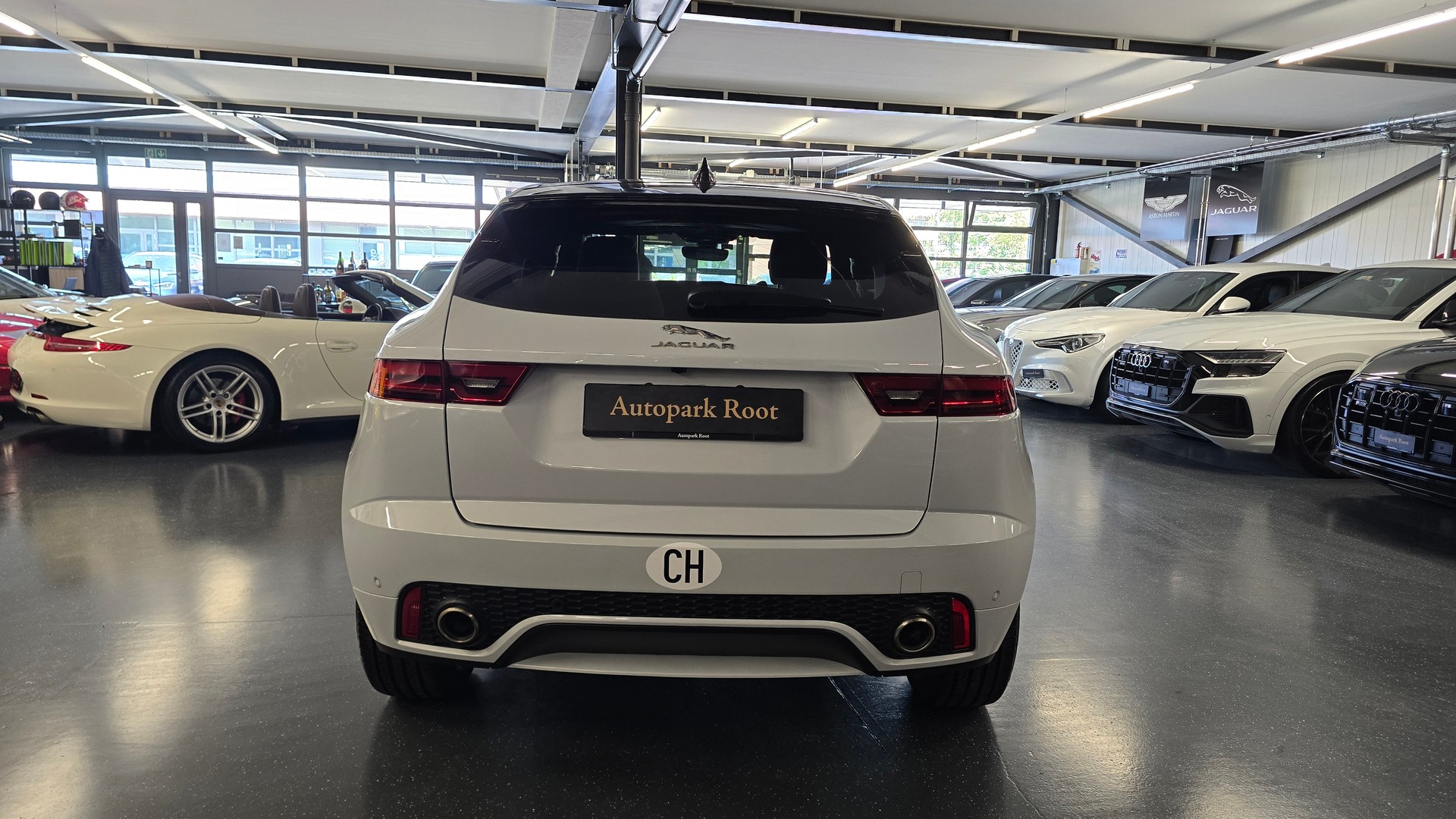 JAGUAR E-Pace 2.0 P250 R Dynamic SE AWD Automatik-image-5
