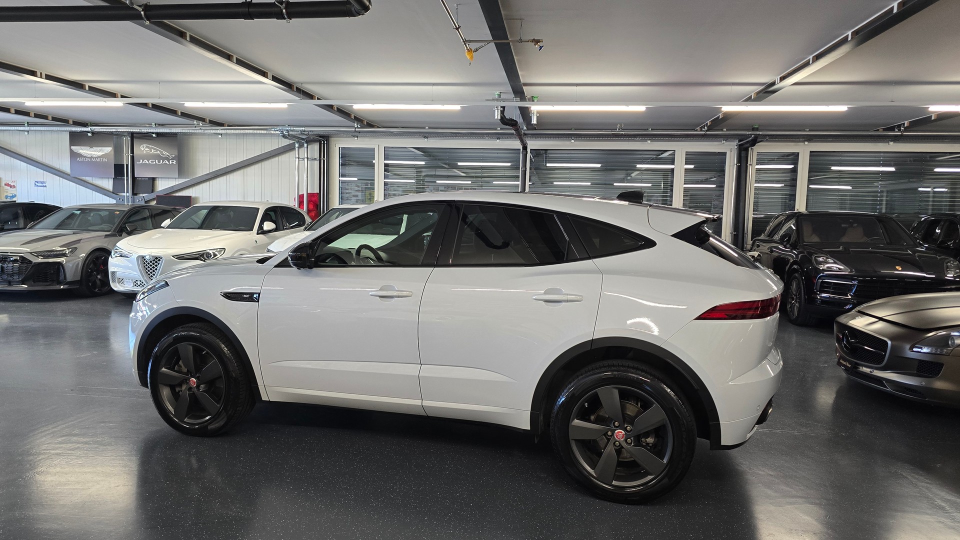 JAGUAR E-Pace 2.0 P250 R Dynamic SE AWD Automatik-image-7