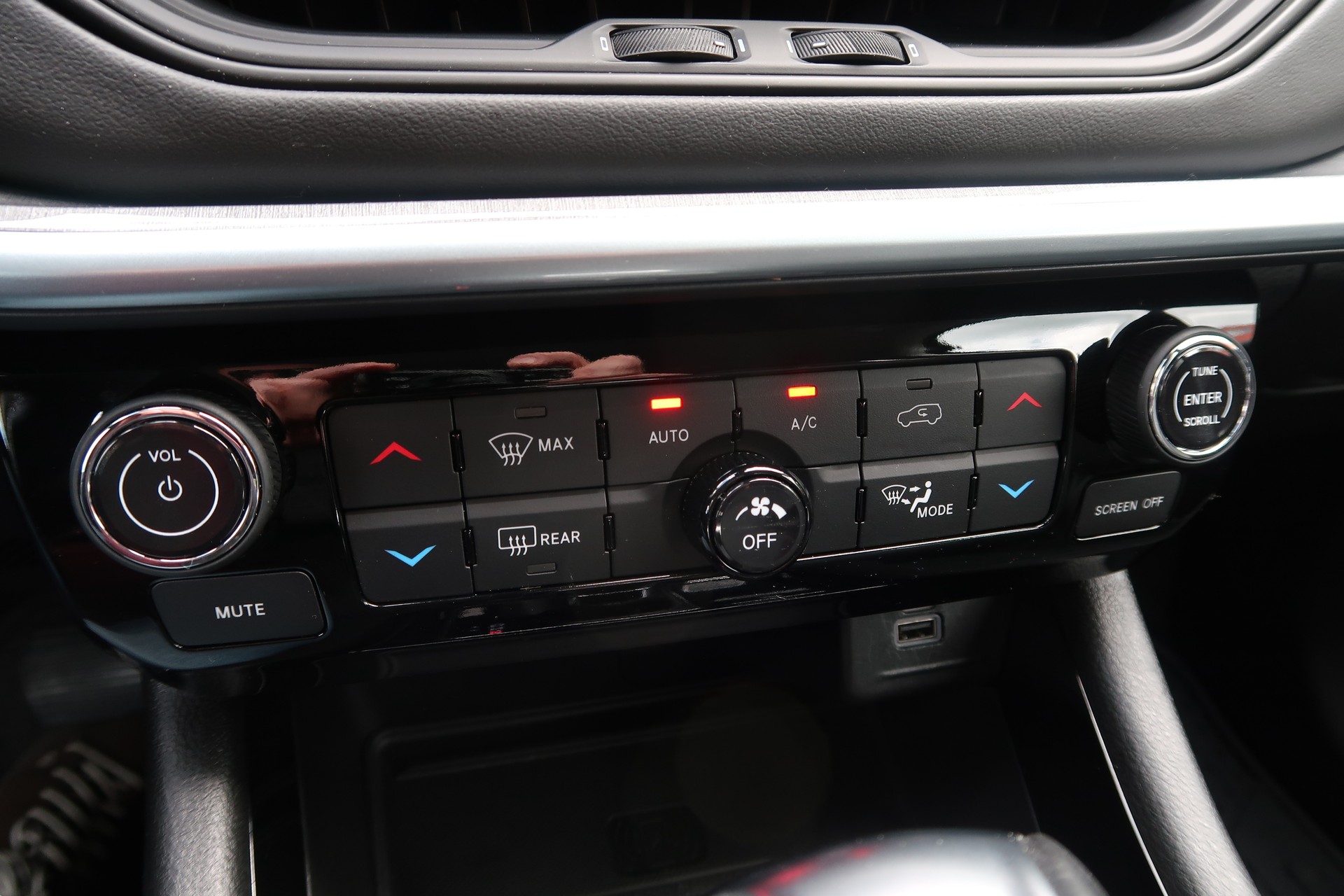 JEEP Compass 1.3 T PHEV S AWD-image-18