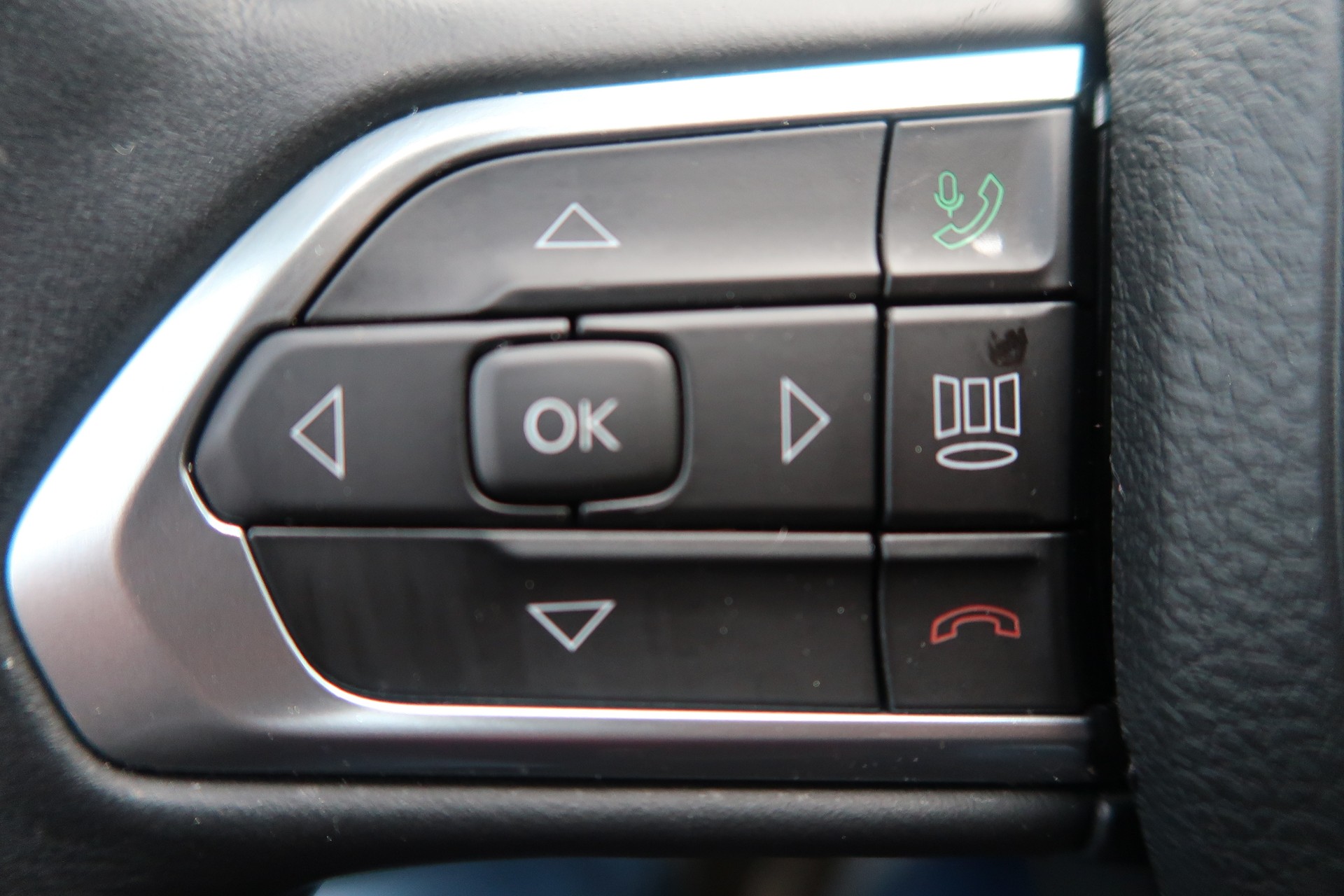 JEEP Compass 1.3 T PHEV S AWD-image-13