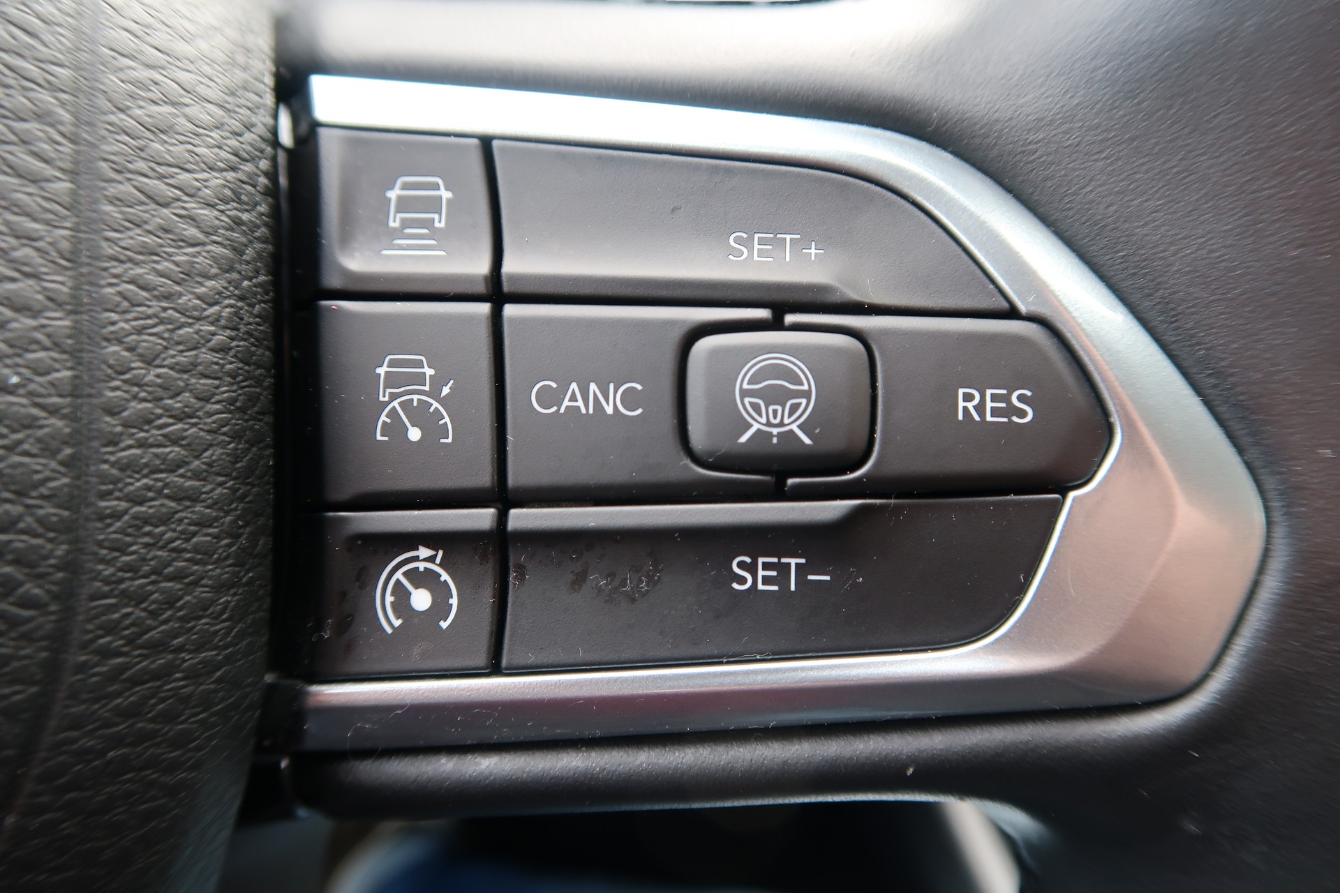 JEEP Compass 1.3 T PHEV S AWD-image-14