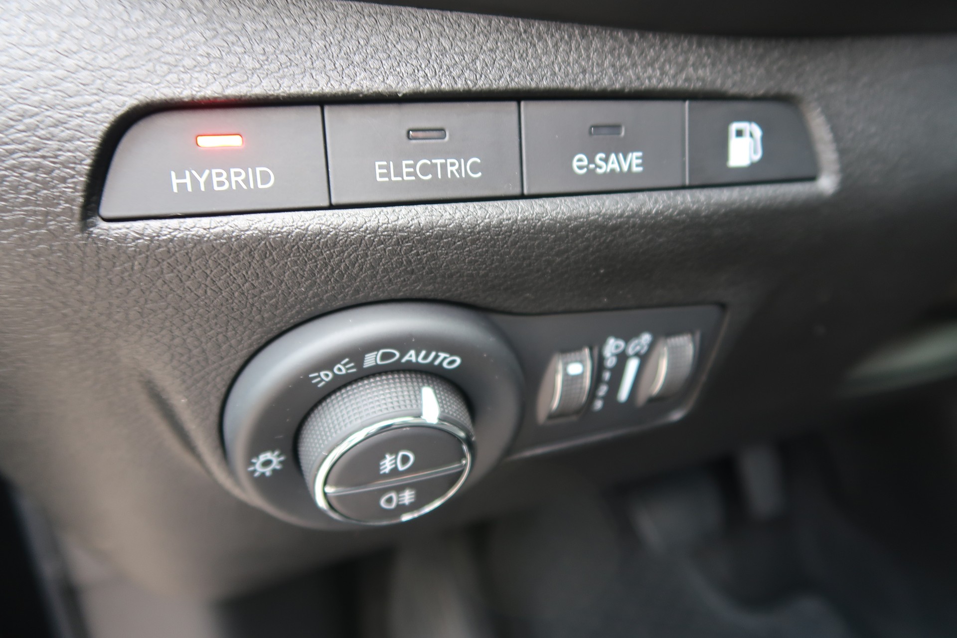 JEEP Compass 1.3 T PHEV S AWD-image-12