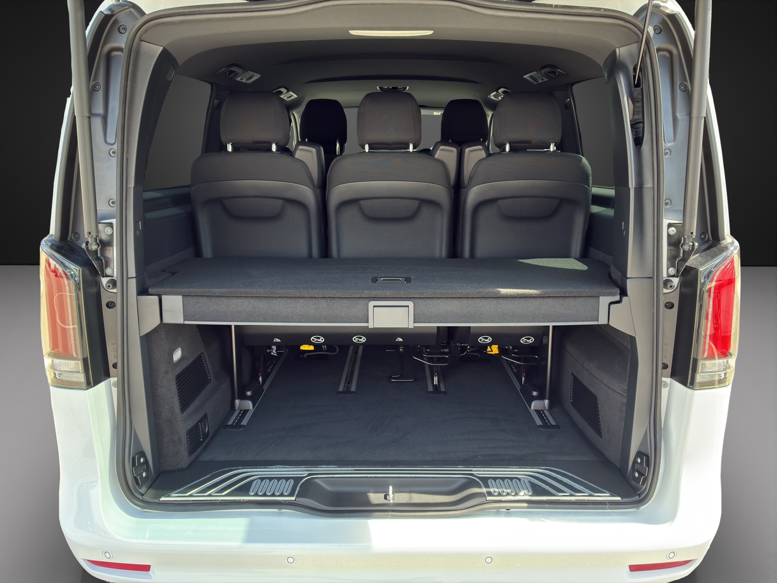 MERCEDES-BENZ V 250 d lang 4Matic Style 9G-Tronic-image-6