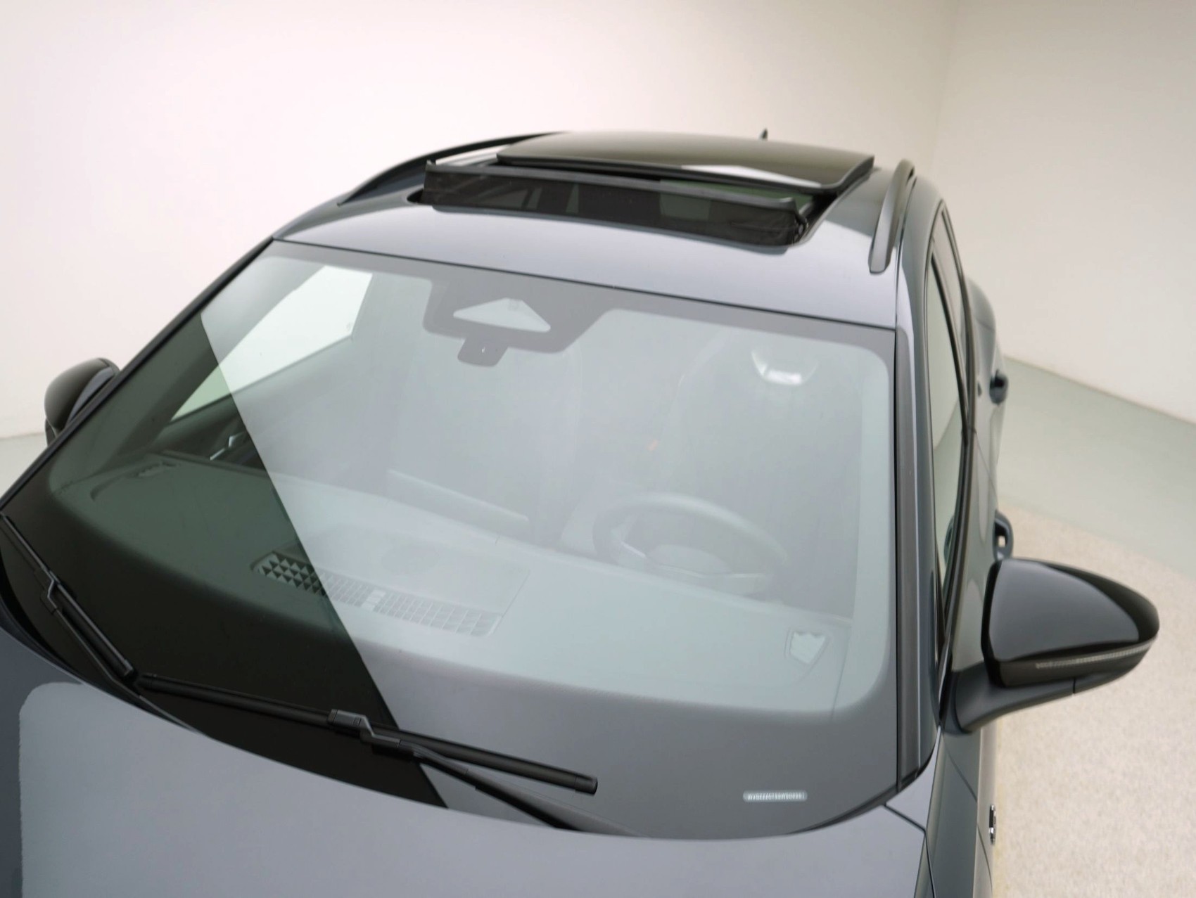 VW Tiguan 2.0 TDI DSG R-Line Black Style 4Motion (2025)-image-6