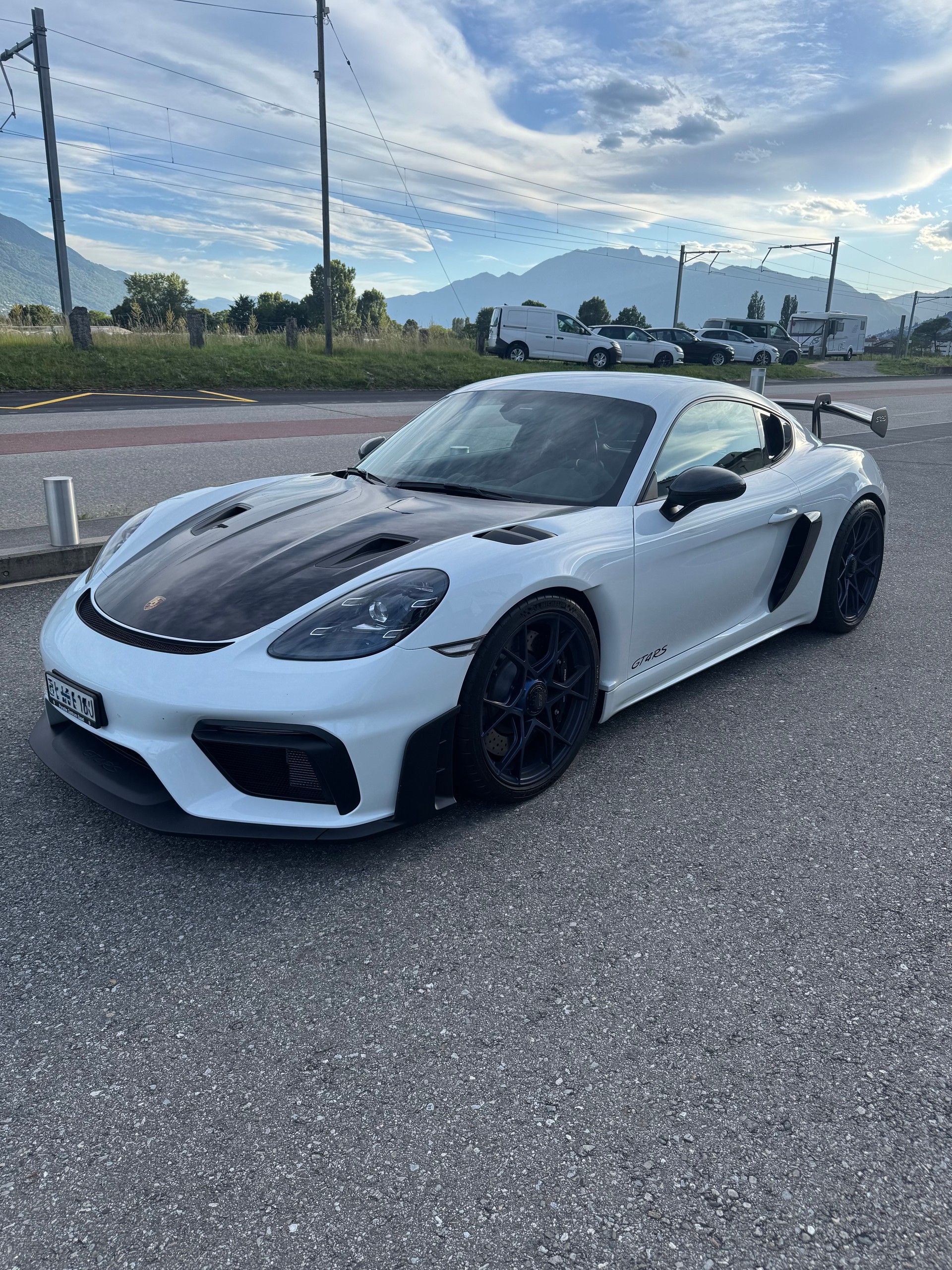 PORSCHE 718 Cayman GT4 RS PDK Weissach (MY25)-image-1