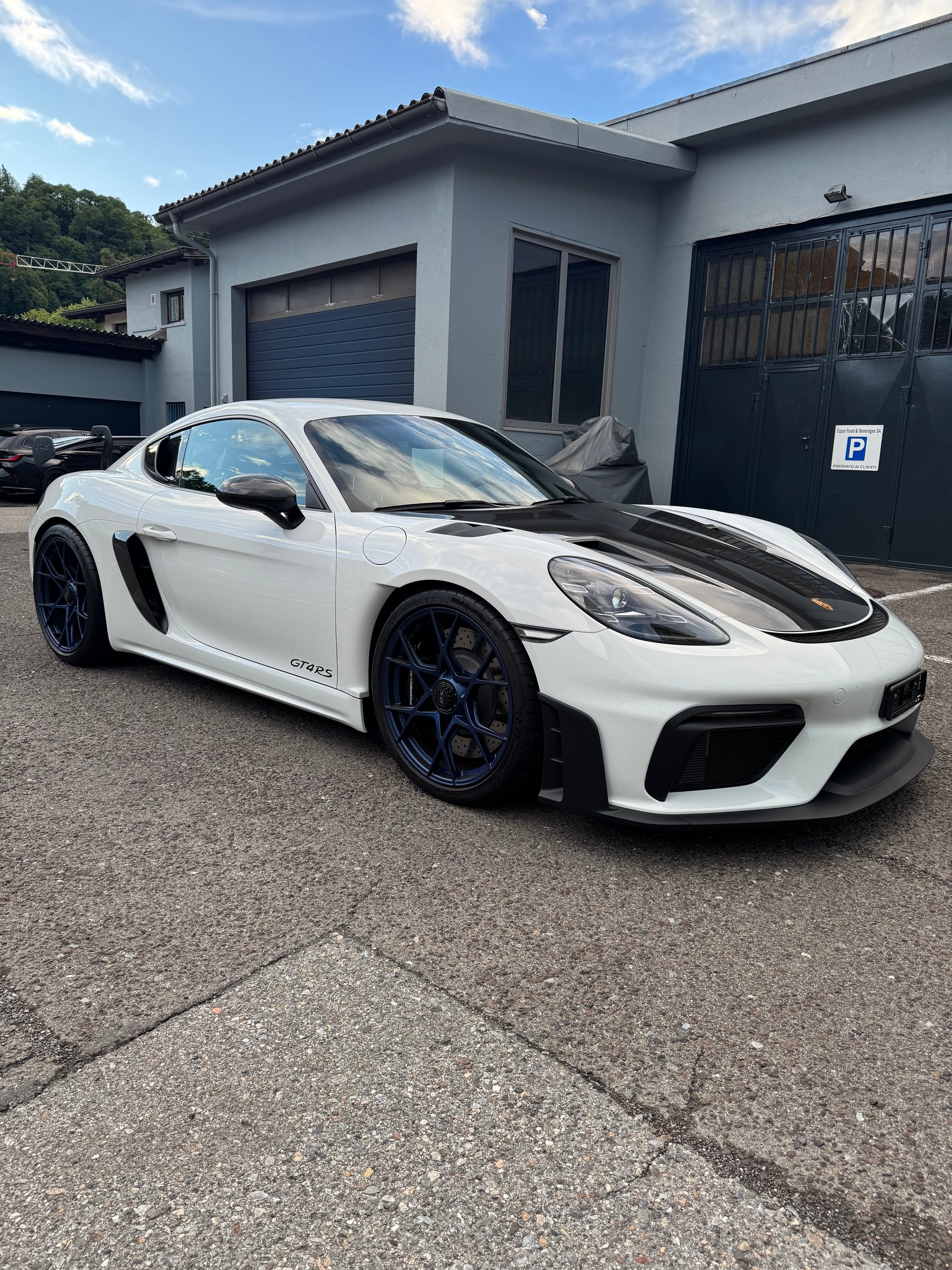 PORSCHE 718 Cayman GT4 RS PDK Weissach CH (MY25)-image-0