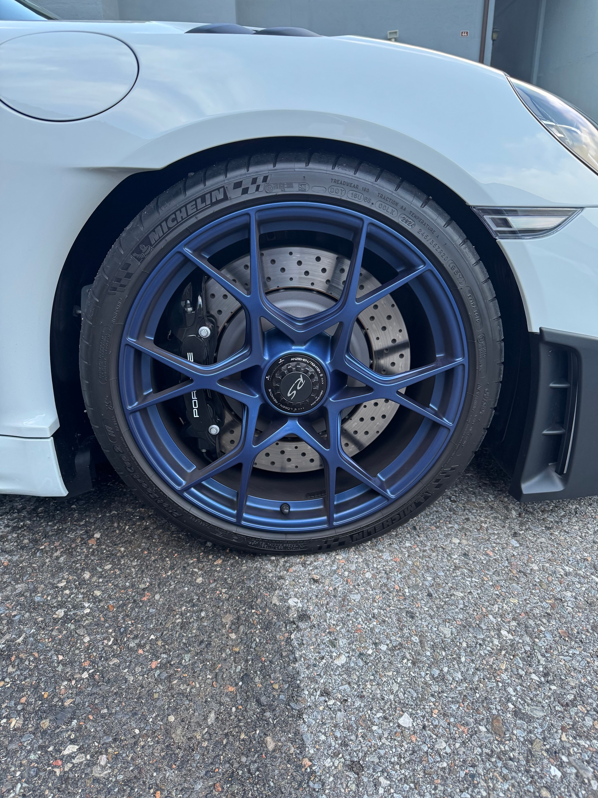 PORSCHE 718 Cayman GT4 RS PDK Weissach (MY25)-image-6