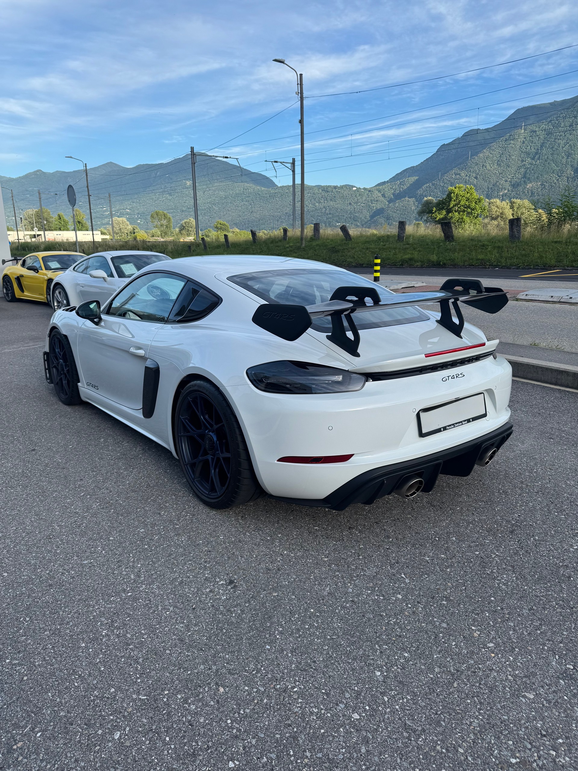 PORSCHE 718 Cayman GT4 RS PDK Weissach (MY25)-image-4