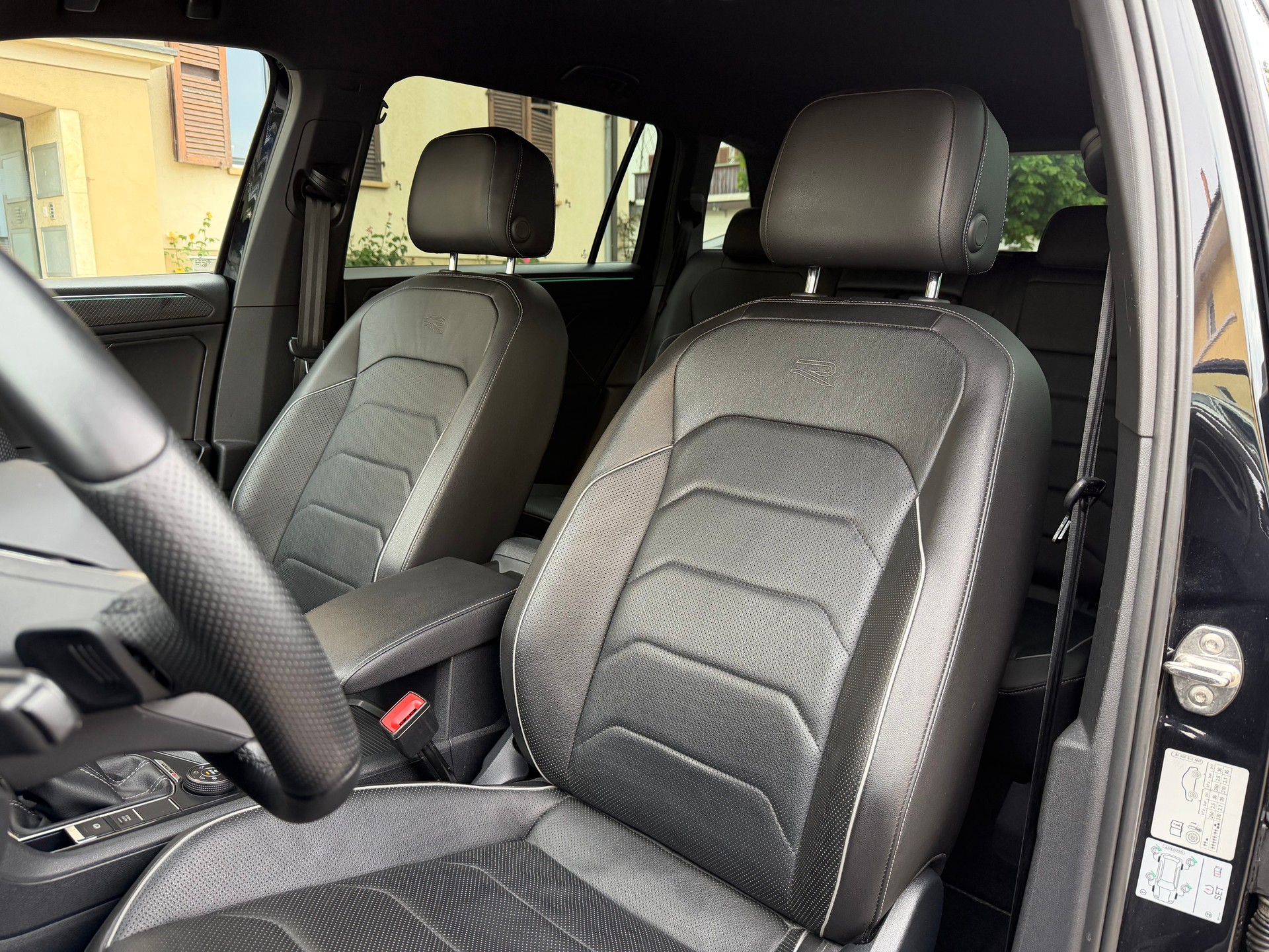 VW Tiguan Allspace 2.0 TDI SCR R-Line 4Motion DSG **200PS**-image-10