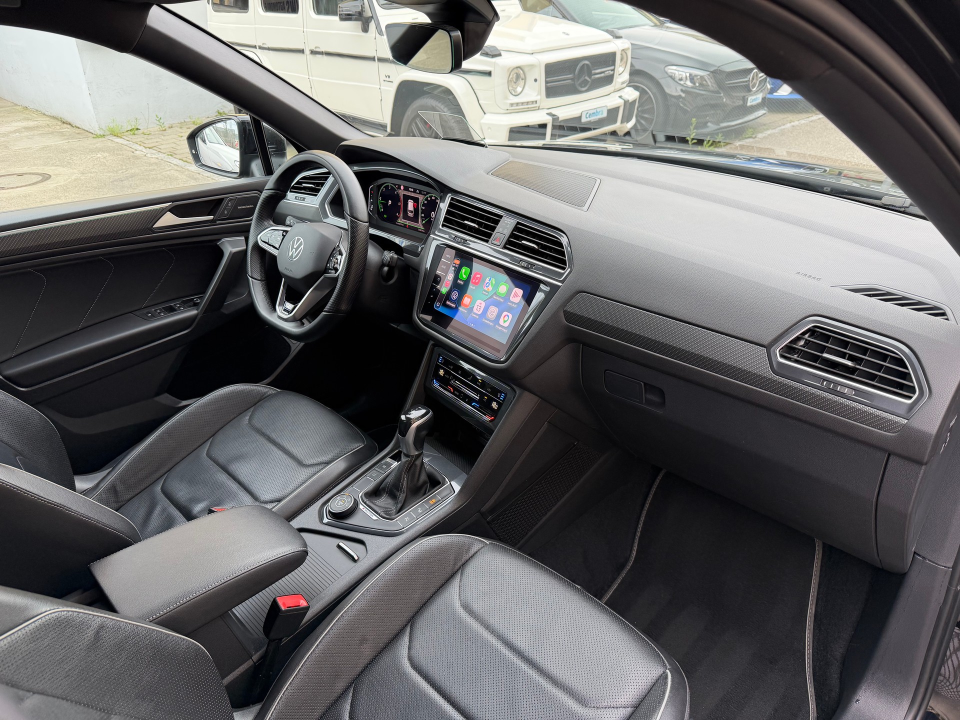 VW Tiguan Allspace 2.0 TDI SCR R-Line 4Motion DSG **200PS**-image-11