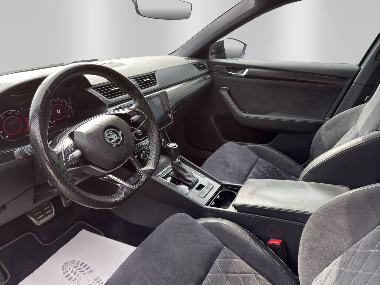 SKODA Superb Combi 2.0 TDi SportLine 4x4 DSG-image-7