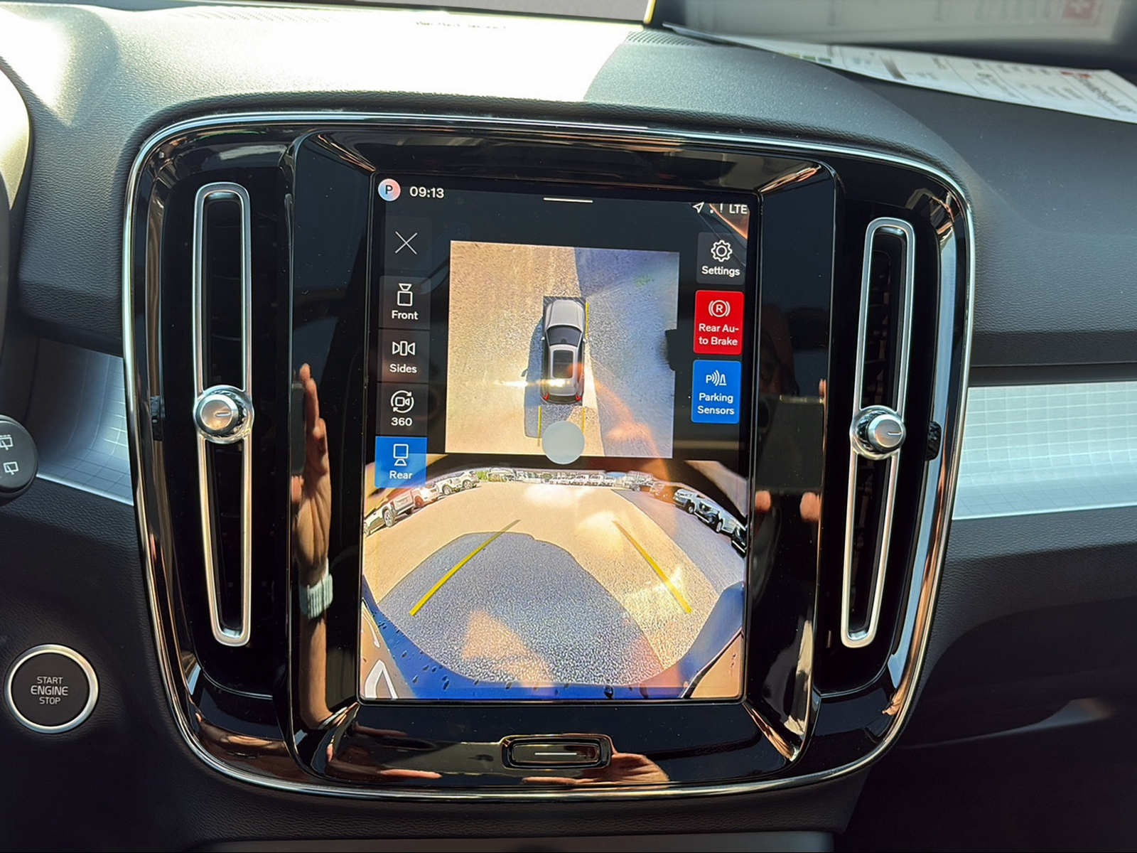 VOLVO XC40 B3 Benzin Mild Hybrid Plus Dark DCT-image-5