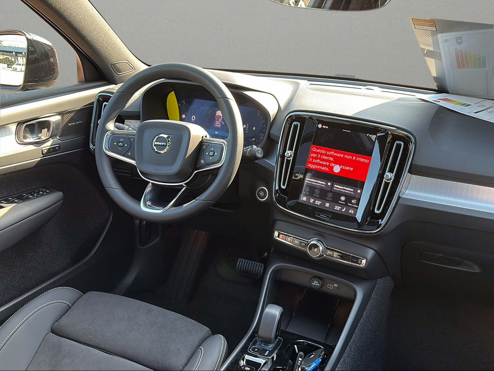 VOLVO XC40 B3 Benzin Mild Hybrid Plus Dark DCT-image-12