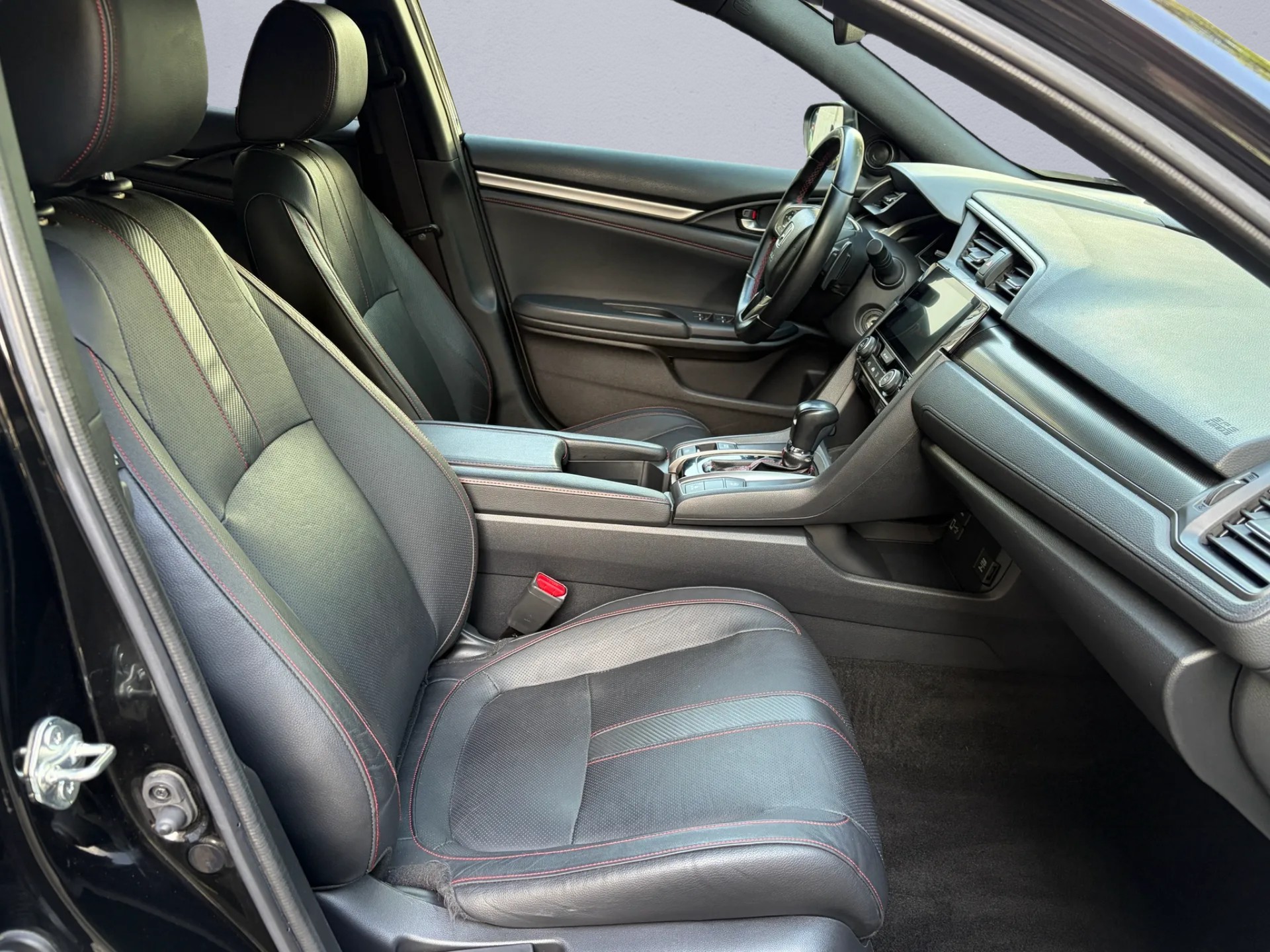 HONDA Civic 1.0 VTEC Executive Premium CVT-image-10