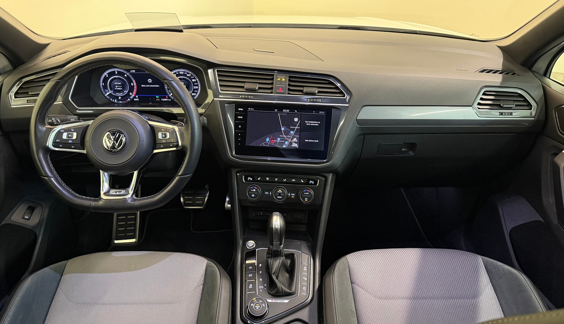 VW Tiguan 2.0 TDI SCR R-Line 4Motion DSG-image-15