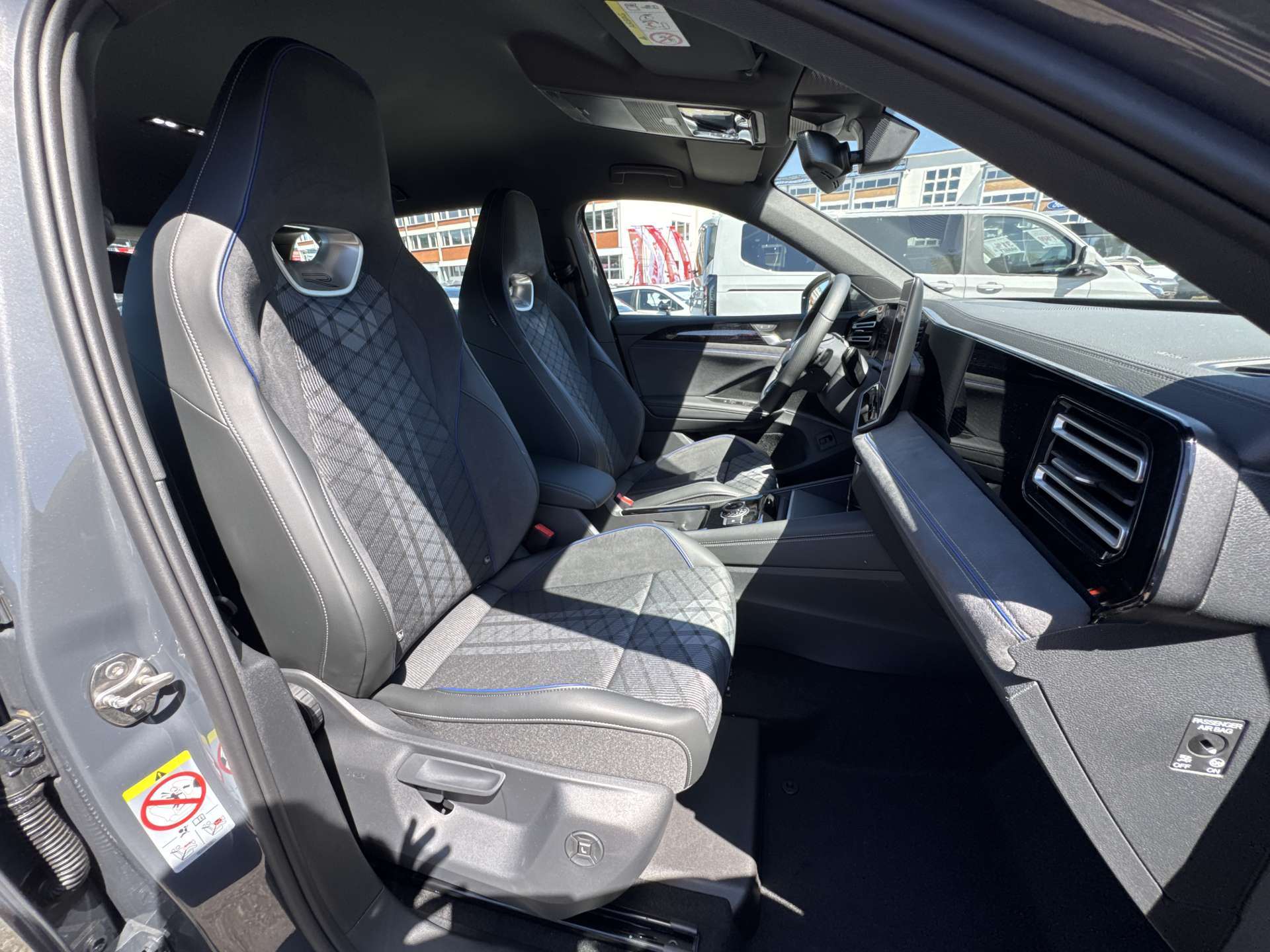 VW Tiguan 1.5 TSi evo2 mHEV R-Line DSG-Automat-image-12