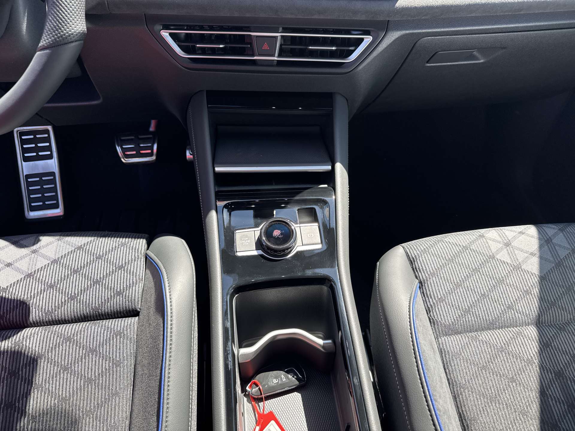 VW Tiguan 1.5 TSi evo2 mHEV R-Line DSG-Automat-image-11
