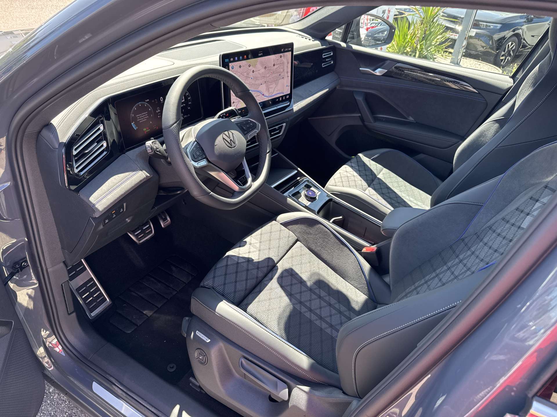 VW Tiguan 1.5 TSi evo2 mHEV R-Line DSG-Automat-image-5