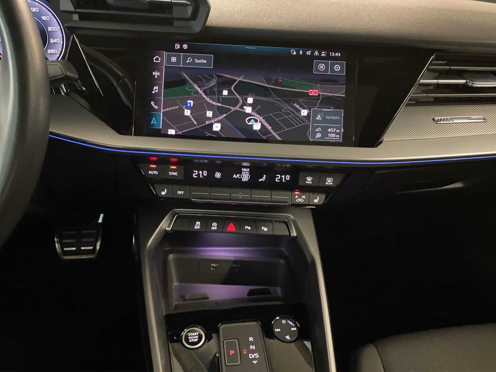 AUDI A3 Sportback 35 TFSI Attraction S-tronic-image-10