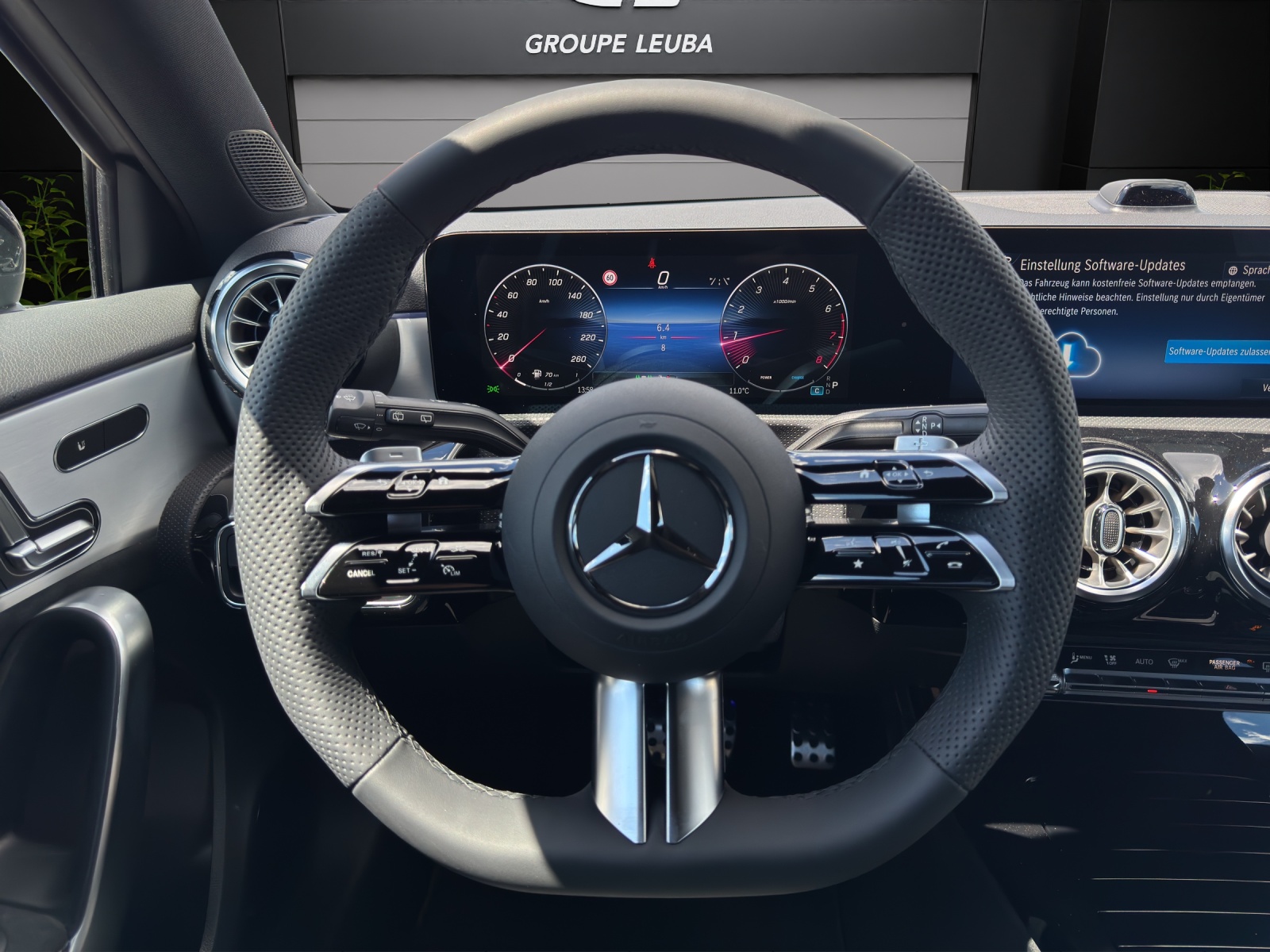MERCEDES-BENZ A 200 Night Star 7G-DCT-image-12