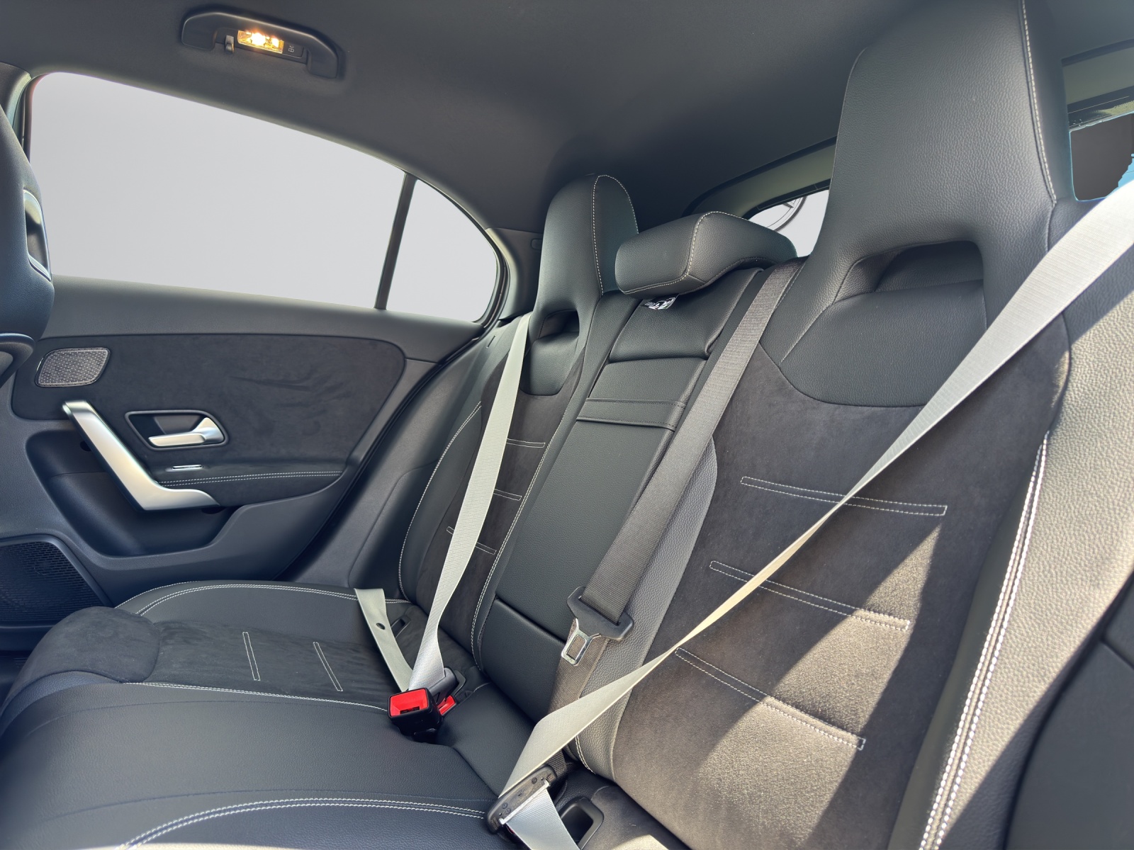 MERCEDES-BENZ A 200 Night Star 7G-DCT-image-8