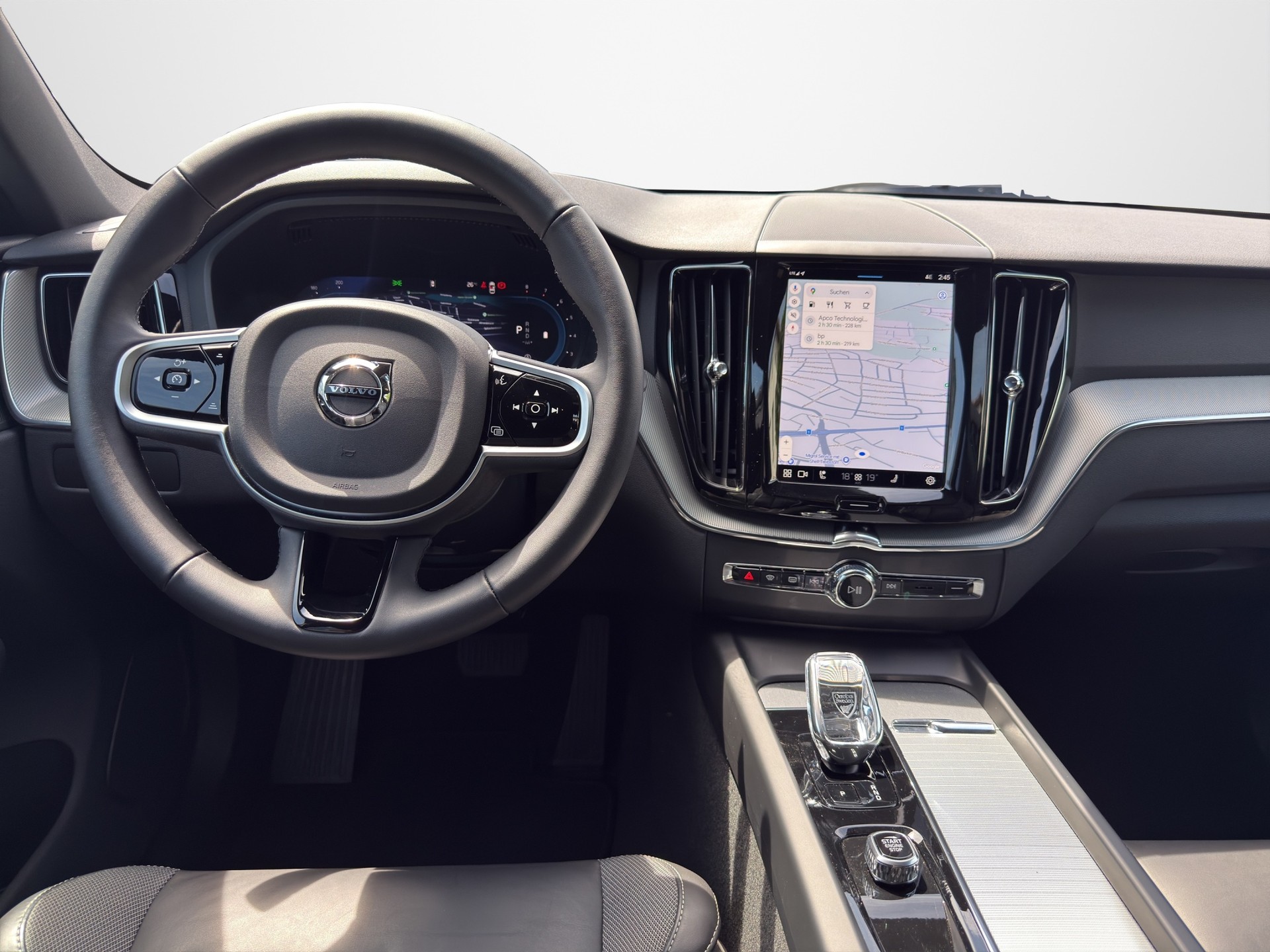 VOLVO XC60 2.0 B5 MH Plus Dark AWD-image-9