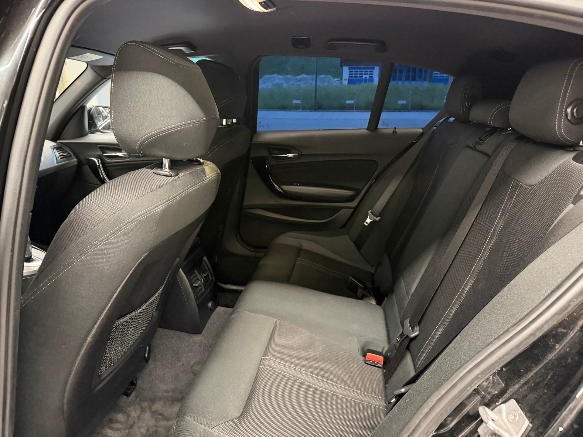 BMW 118i *CH-Auto*Gratis Service*Garantie*Edition Sport Line Shadow*-image-14