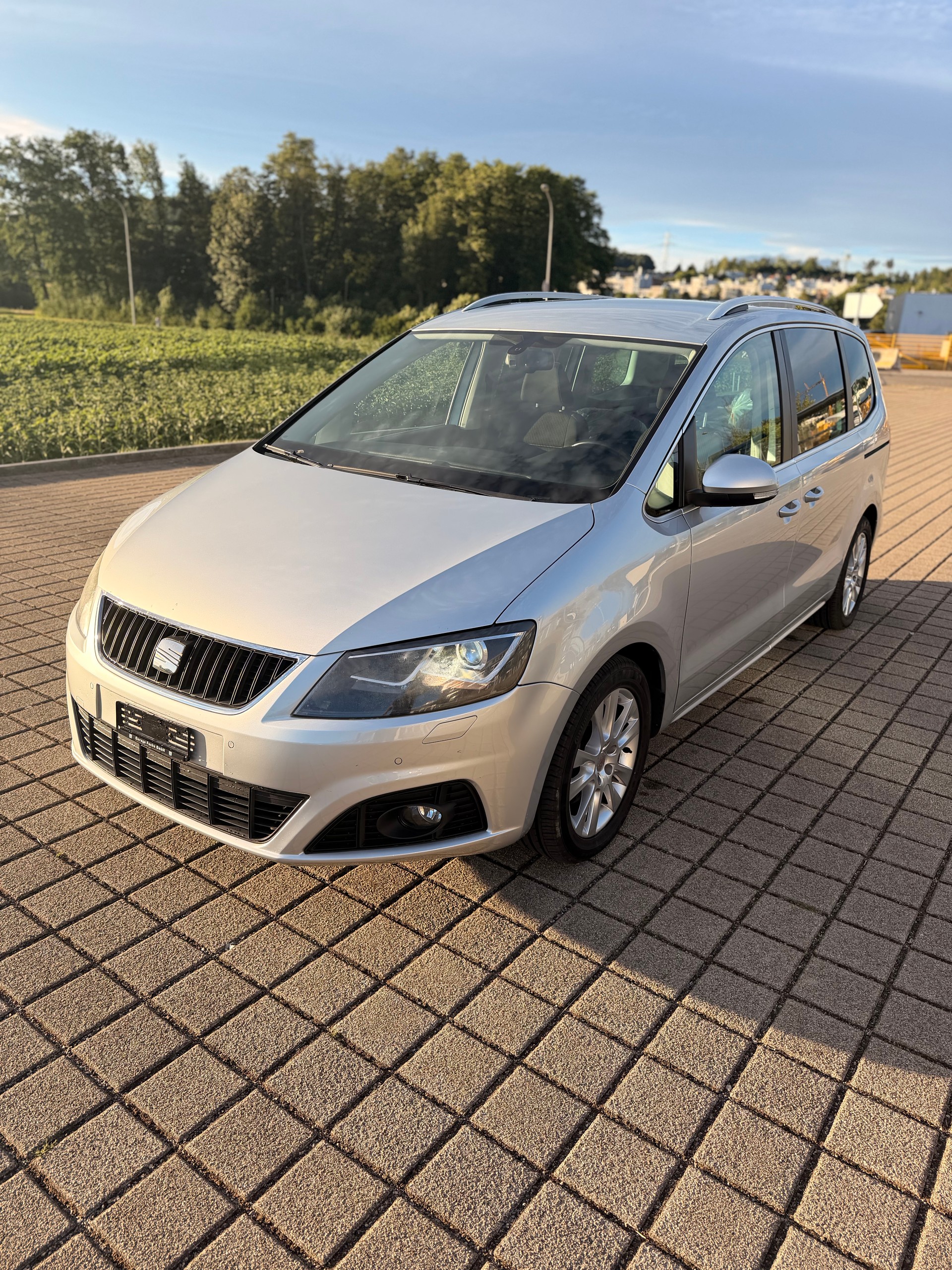 SEAT Alhambra 2.0 TDI Style 4x4 * Integrierte Kindersitze*-image-1