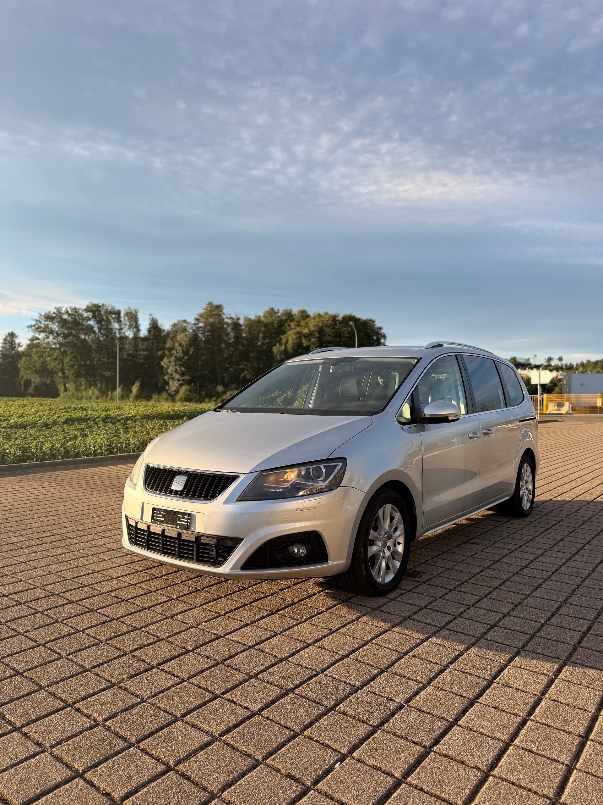 SEAT Alhambra 2.0 TDI Style 4x4 * Integrierte Kindersitze*-image-0