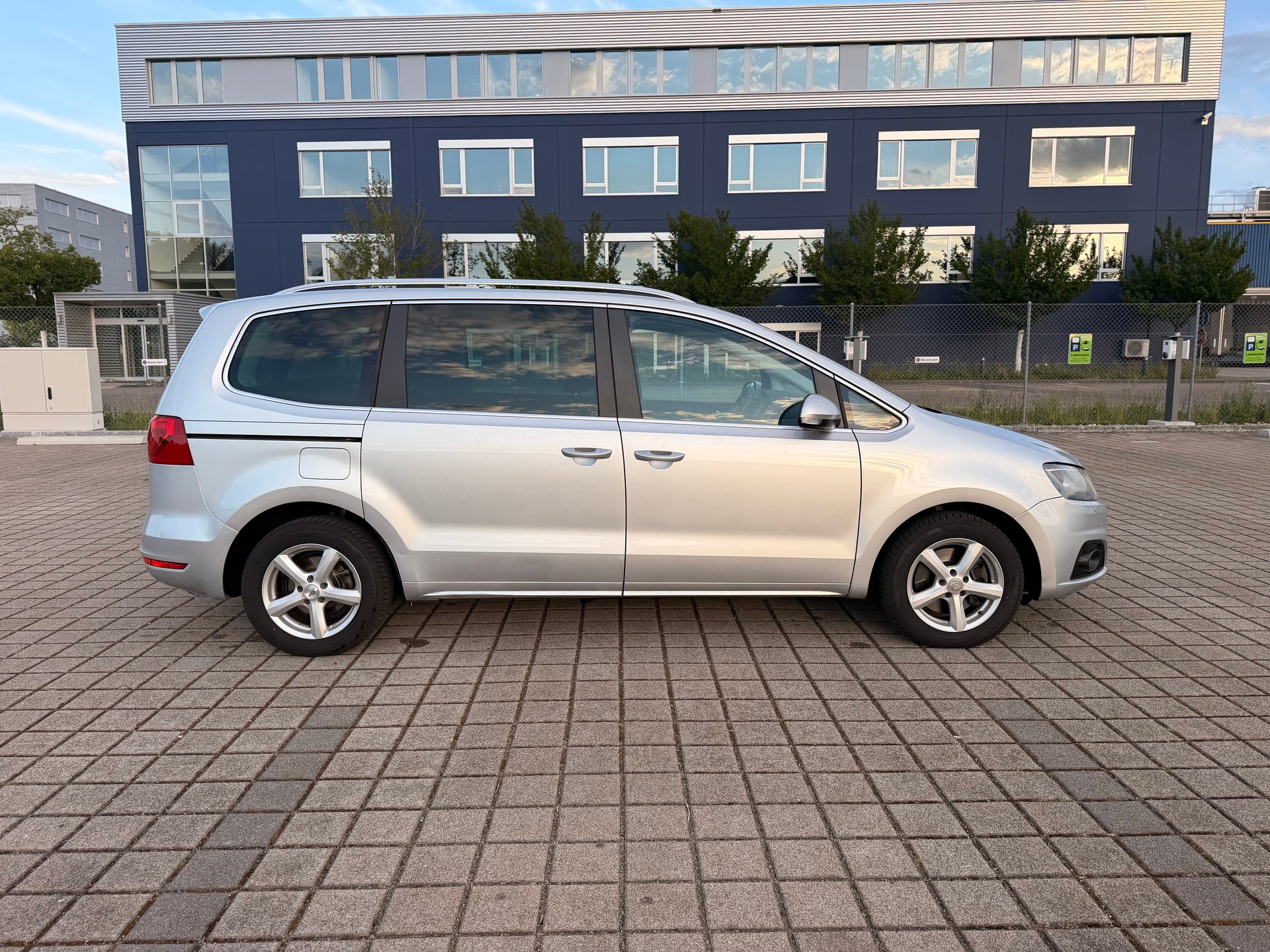 SEAT Alhambra 2.0 TDI Style 4x4 * Integrierte Kindersitze*-image-6