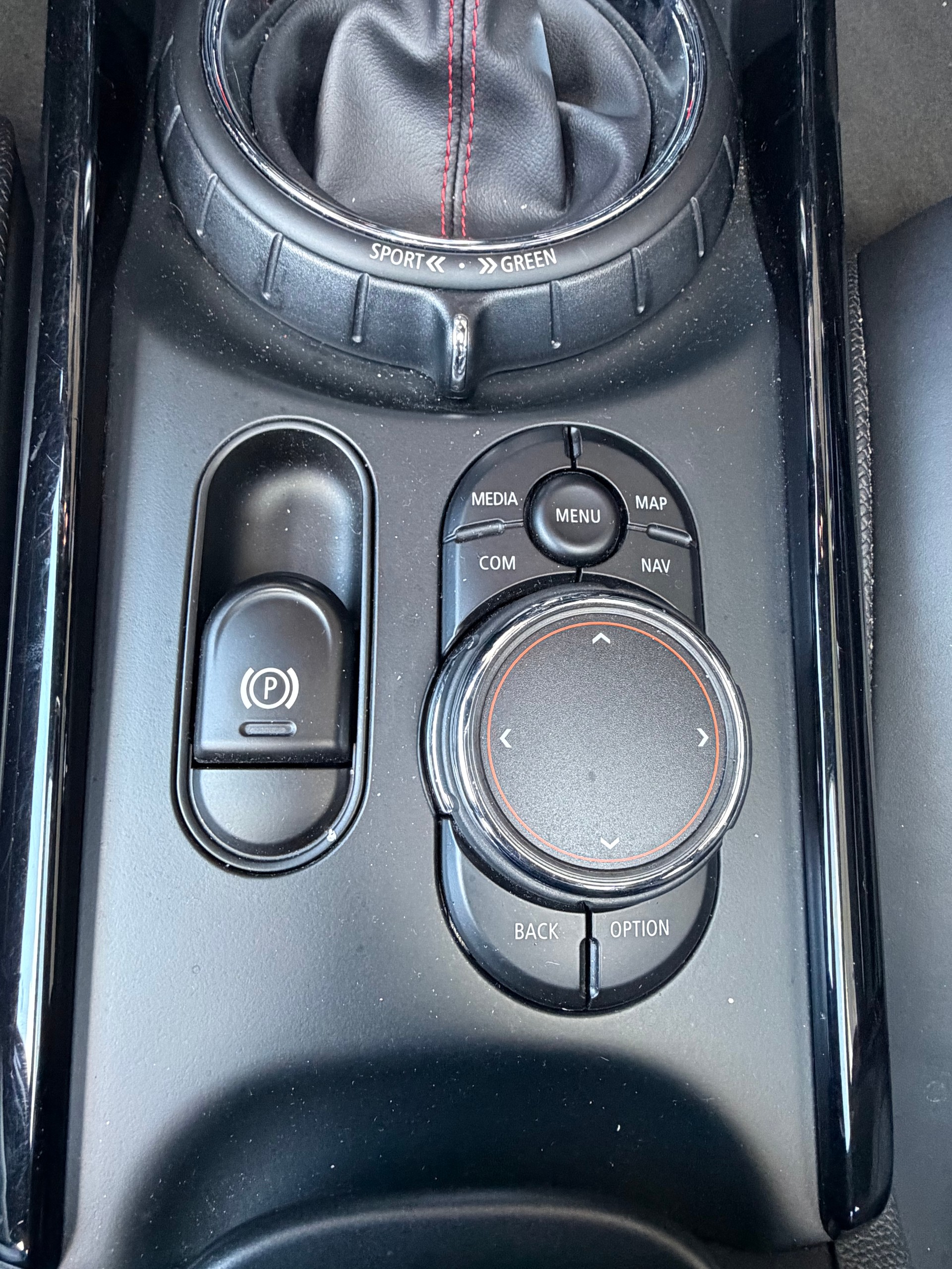 MINI Clubman Cooper S ALL4 Steptronic-image-13
