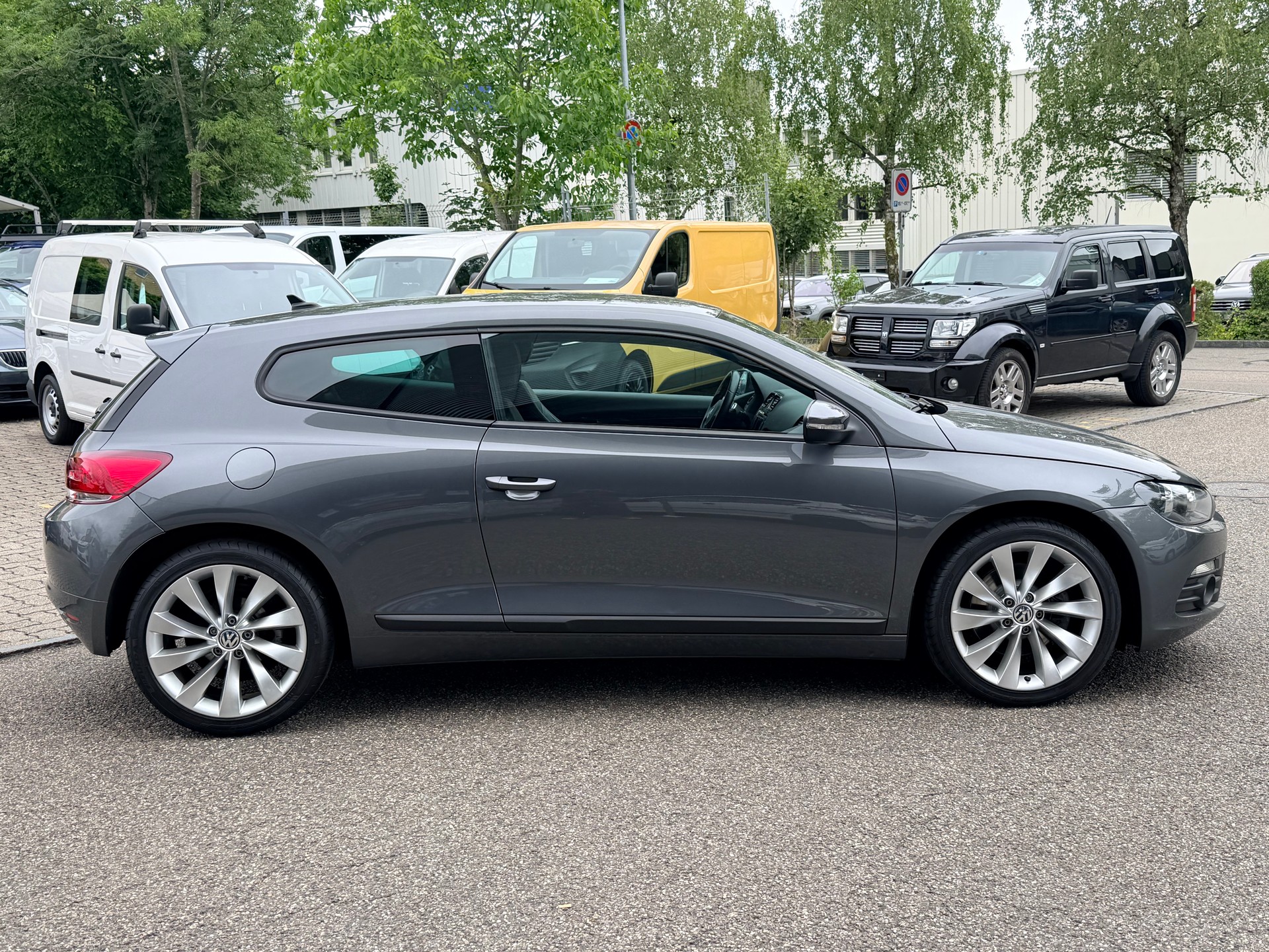 VW Scirocco 2.0 TSI Team DSG-image-1