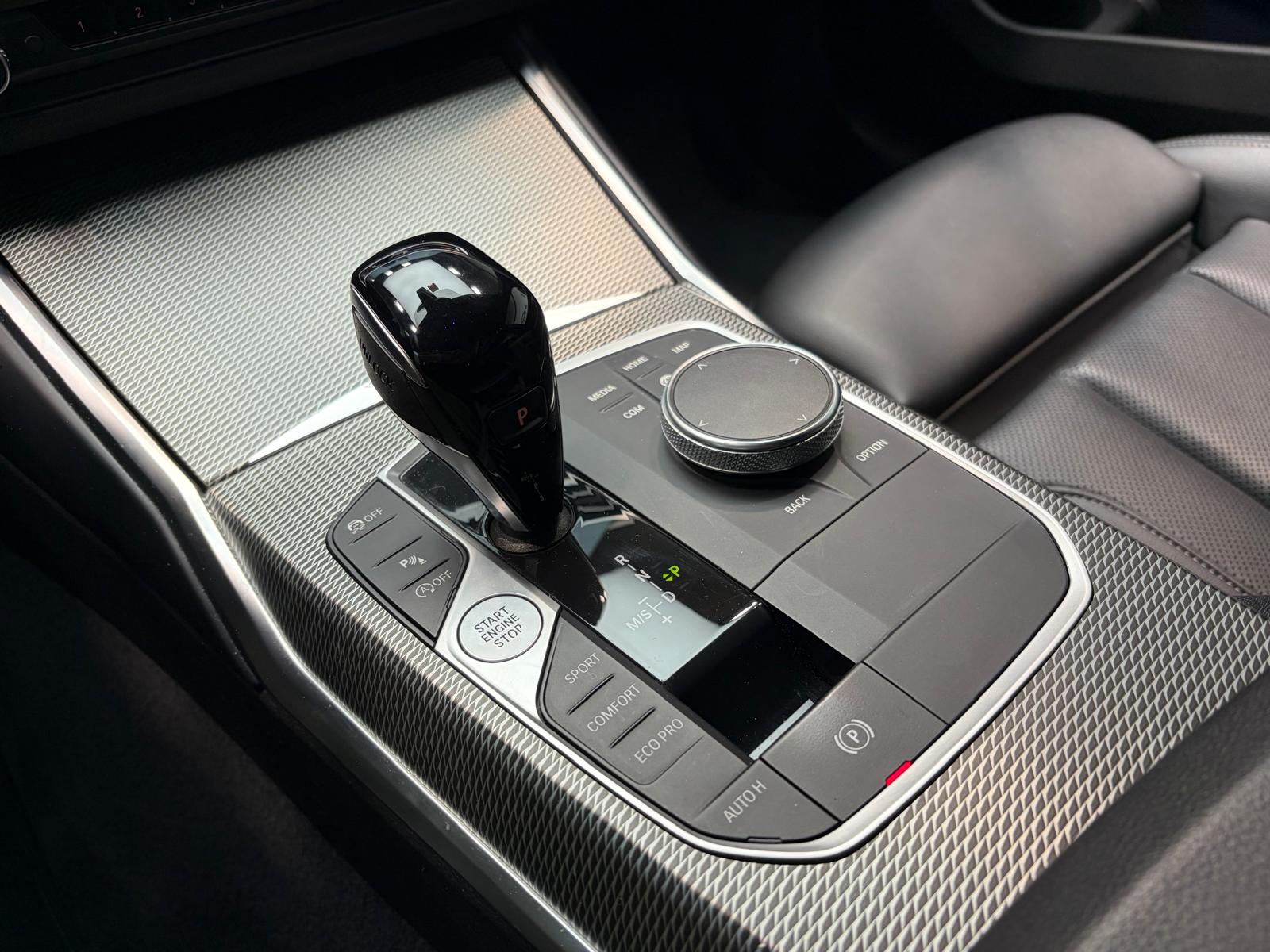 BMW 320i Steptronic M Sport-image-29