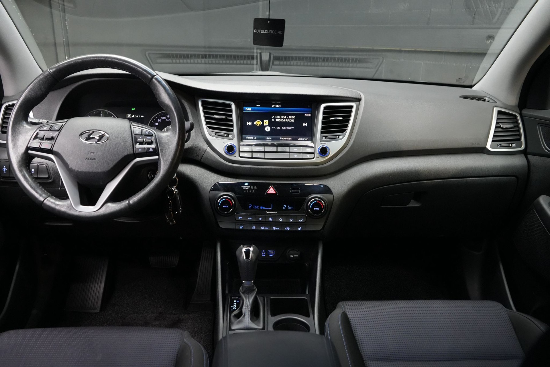 HYUNDAI Tucson 2.0 CRDI Black Edition 4WD Automatic-image-7