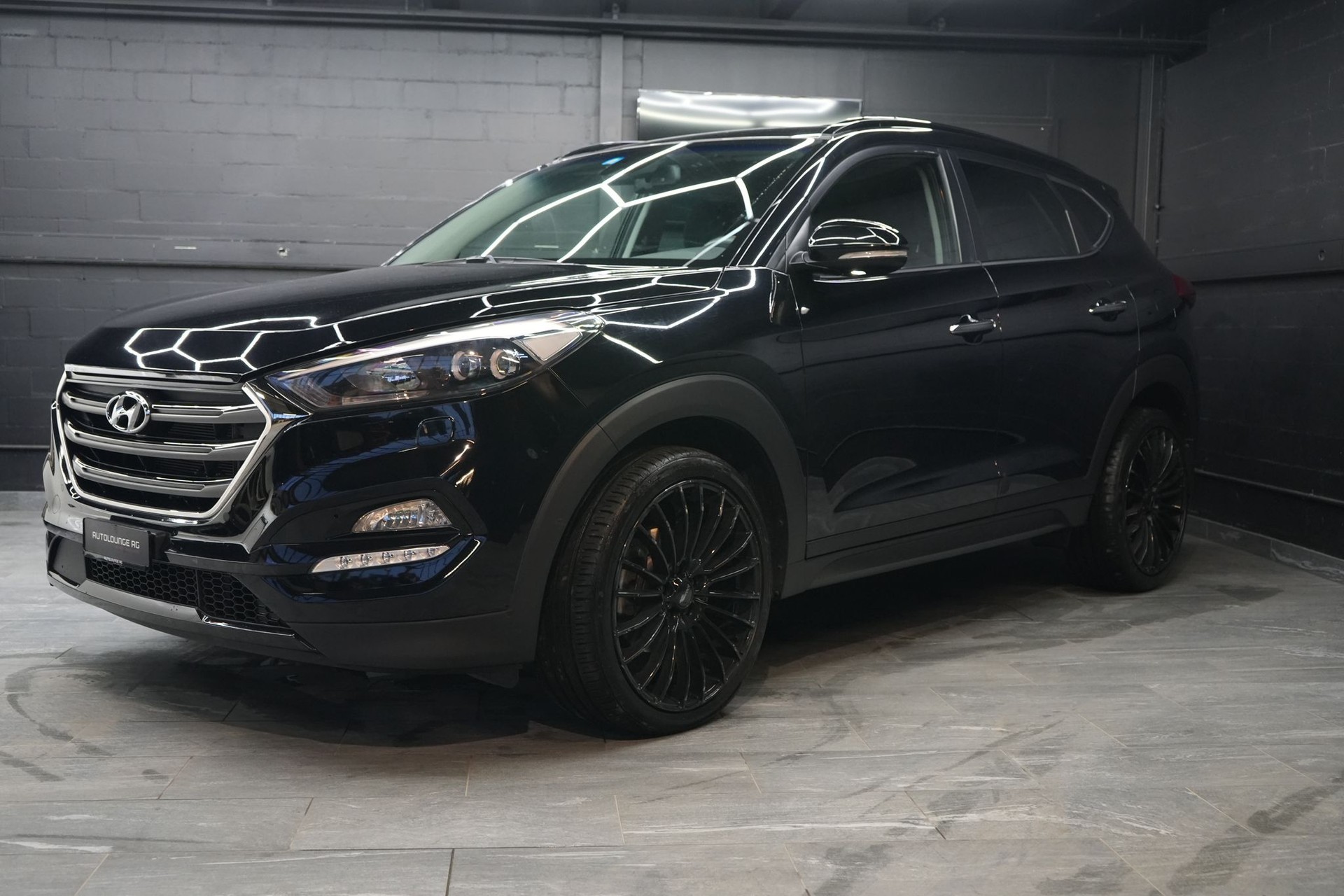 HYUNDAI Tucson 2.0 CRDI Black Edition 4WD Automatic-image-0