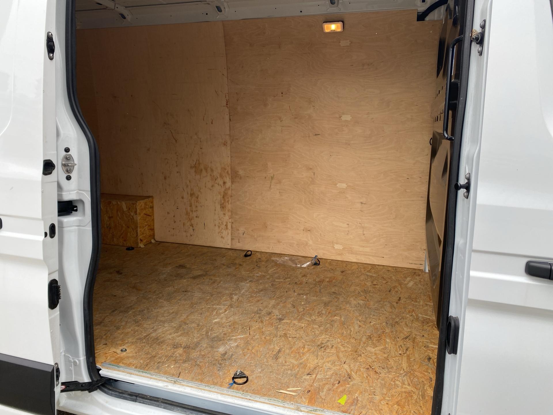 RENAULT Master T35 2.0 Blue dCi 130 L3H2 Extra-image-12