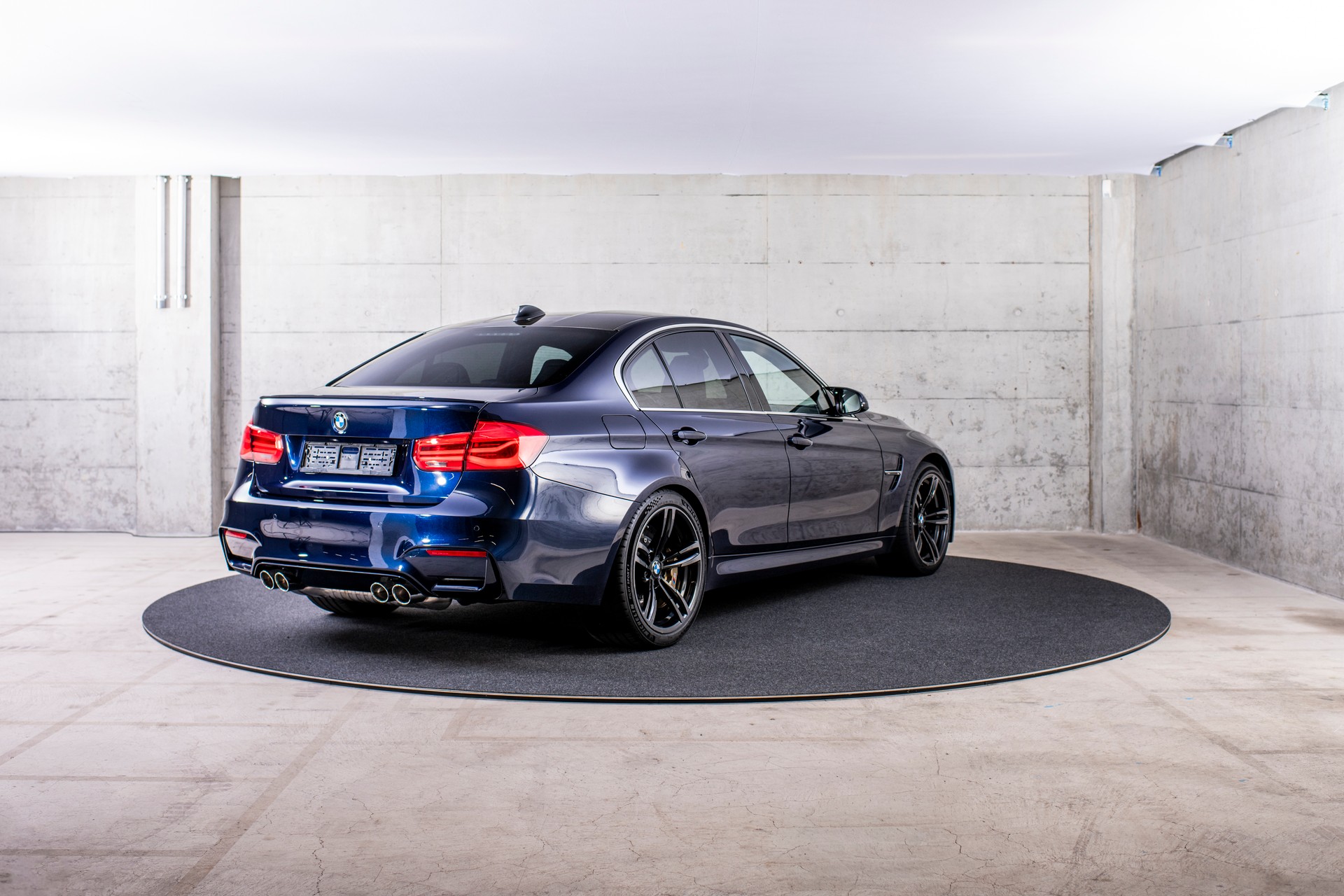 BMW M3-image-4