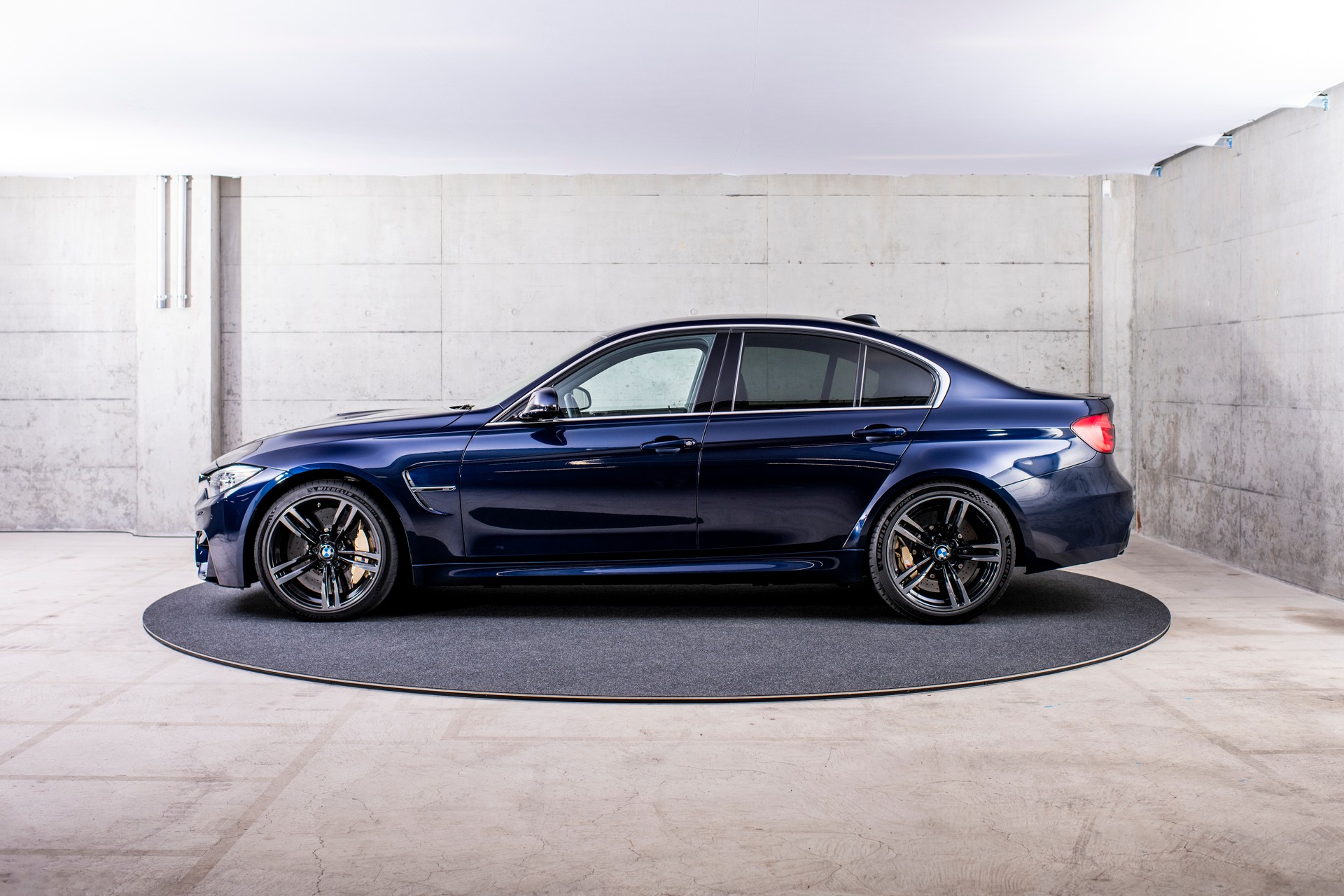 BMW M3-image-1